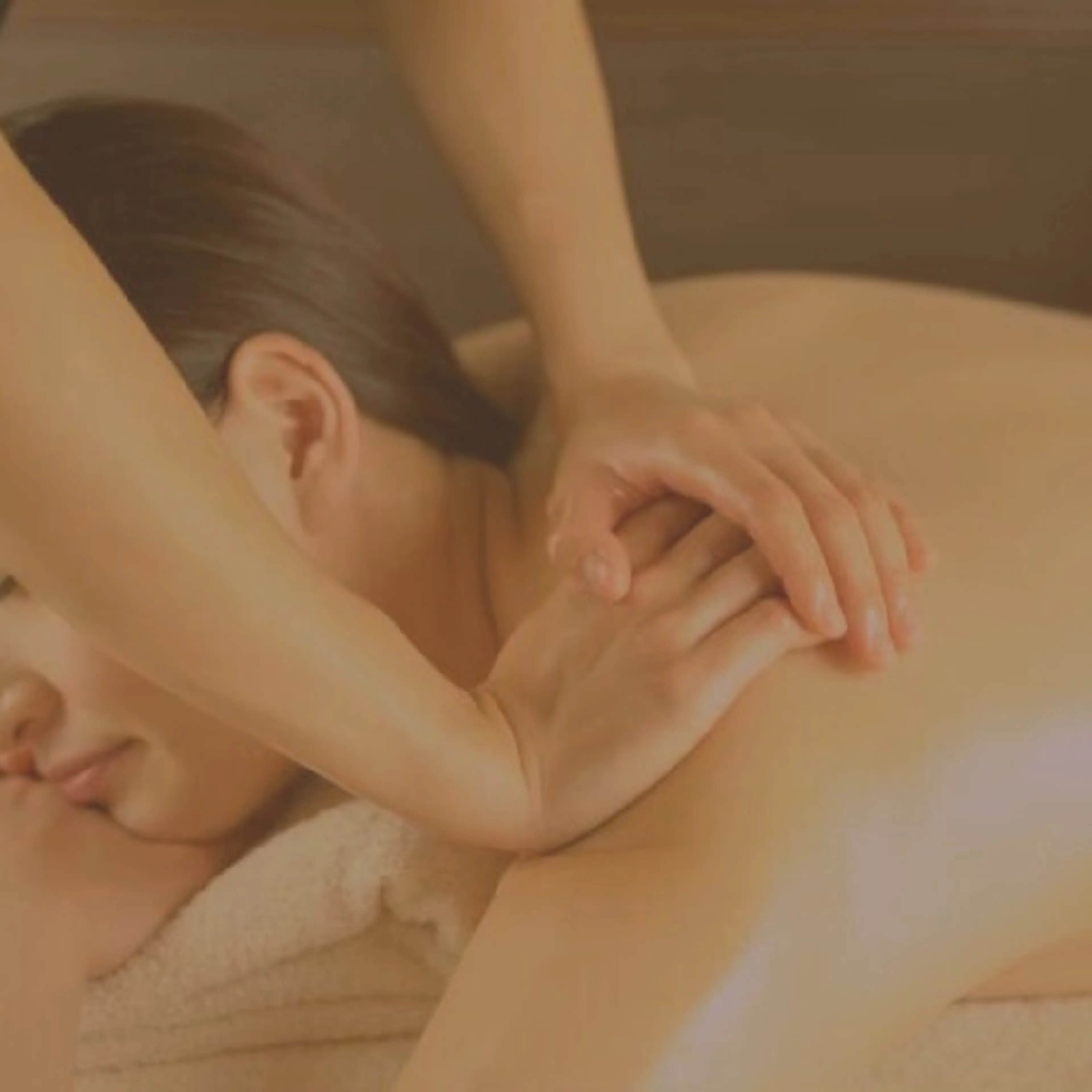 【首肩、背中オイルマッサージ】BACKトリートメント(施術30分)の写真