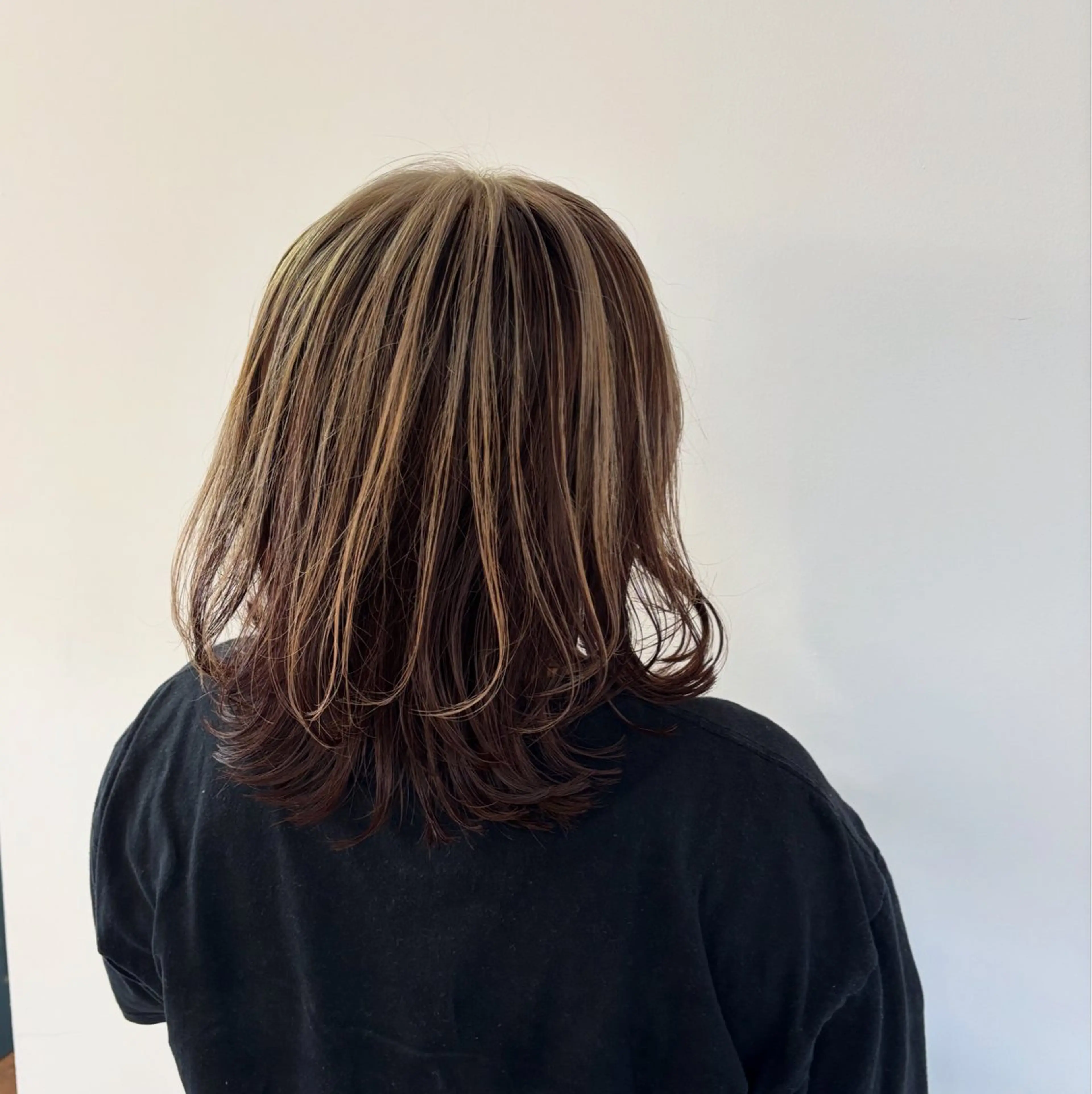 ミディアム カット ヘアカラー 小嶋 咲輝のヘアスタイル