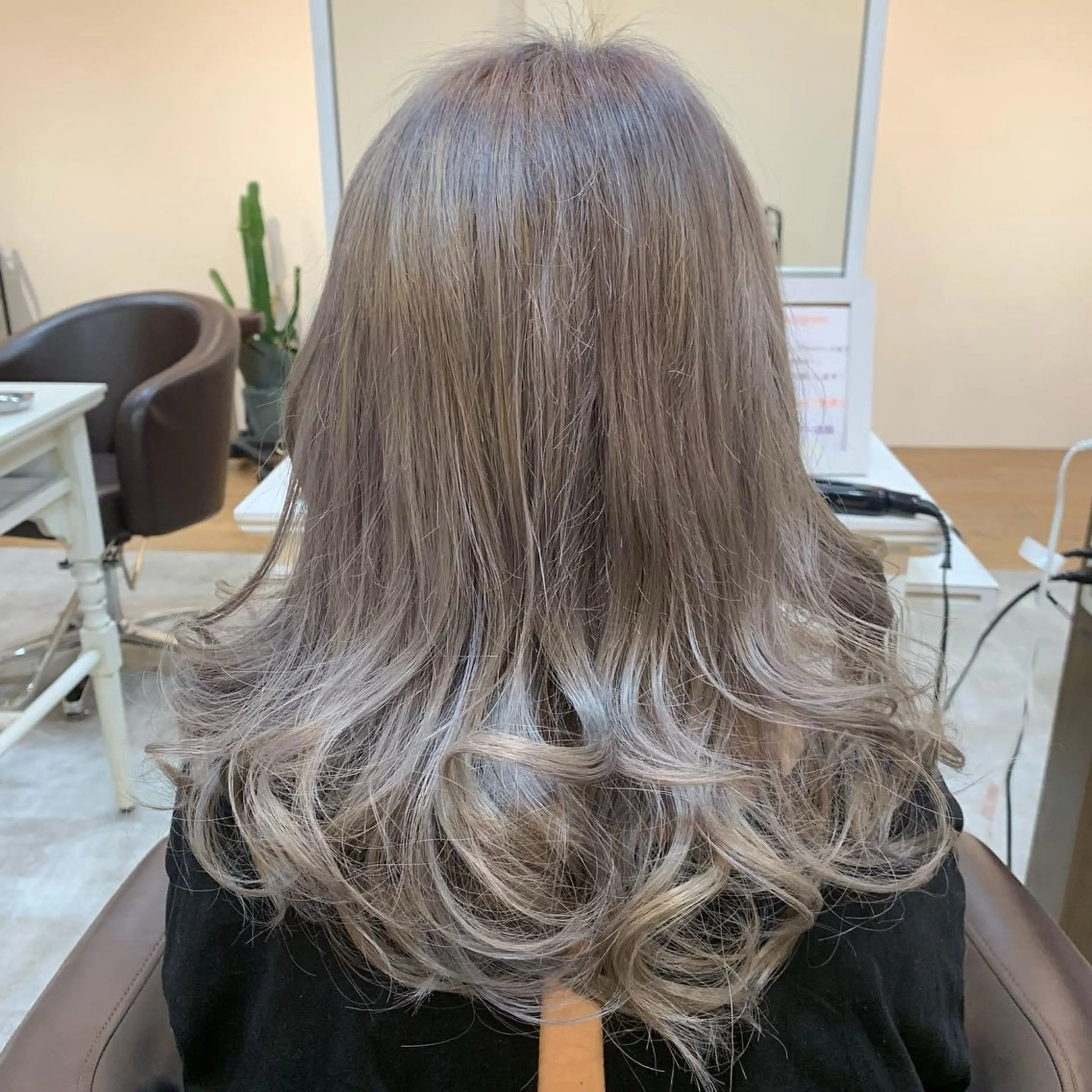 ミニモ限定✨リタッチブリーチカラー【ブリーチリタッチ＋煌水フルボ酸フルカラー】→コミコミで¥6,820💖の写真