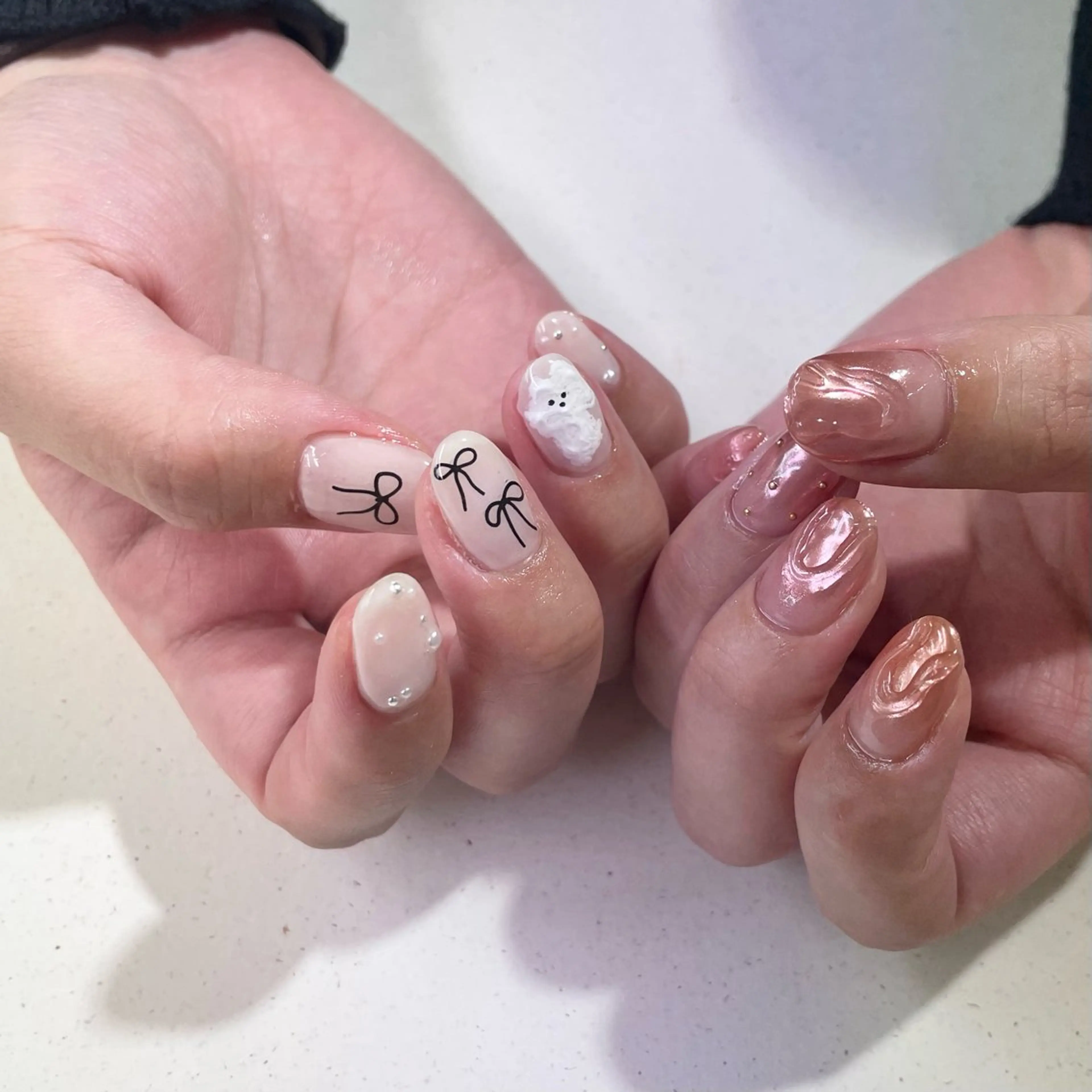 ネイル ジェルネイル 韓国ネイル ミラーネイル ニュアンスネイル リボン nailstudio eviz新宿店のネイルデザイン