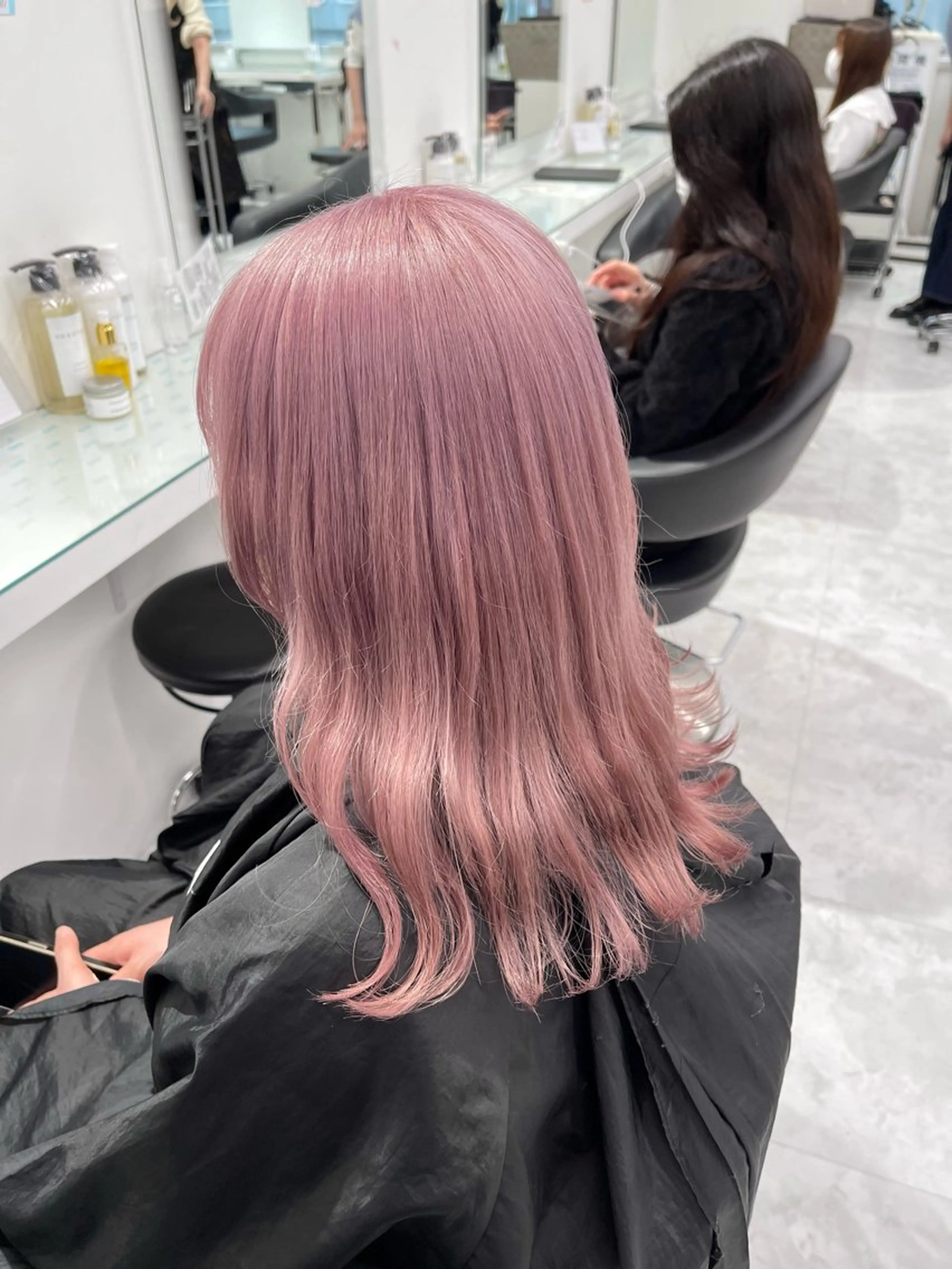 セミロング ヘアカラー 🤍💕ブリーチカラ ーAyaka💕🤍のヘアスタイル