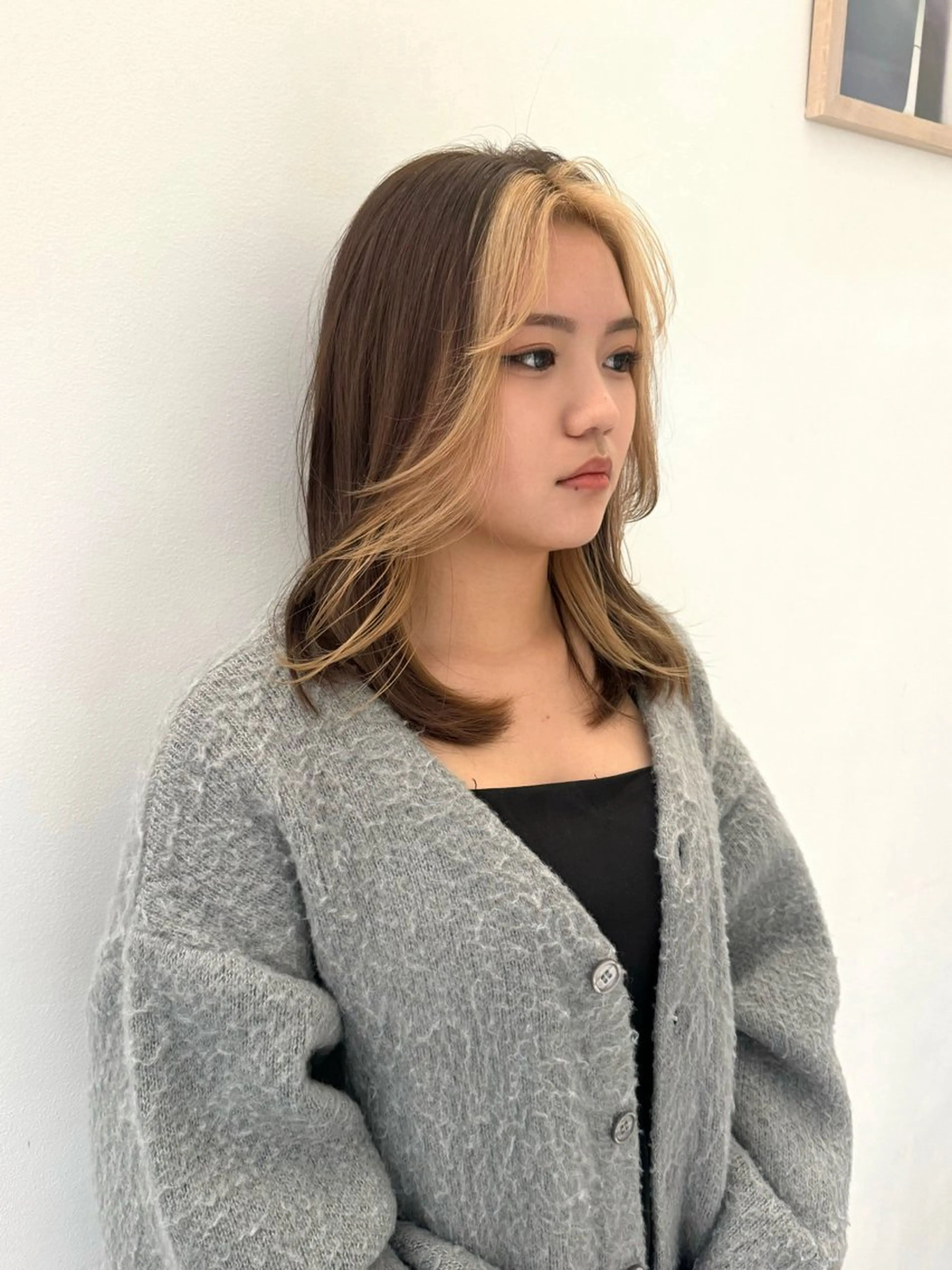 セミロング カラー ミストバング ベージュカラー  フェイスフレーミング 顔まわりレイヤー レイヤーカット 中西倖 トップスタイリストのヘアスタイル