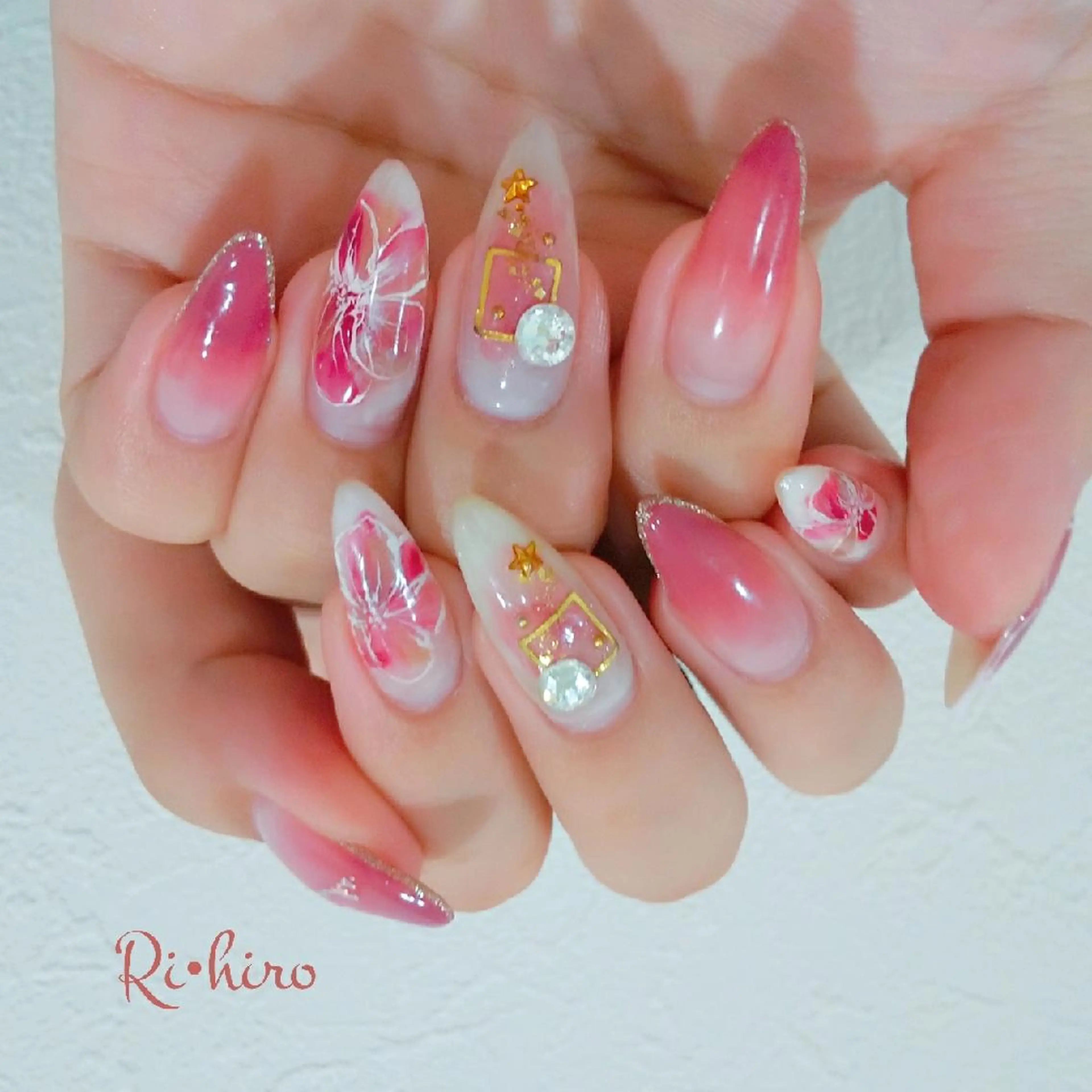 ネイル アートネイル フラワーネイル ジェルネイル スカルプネイル ネイル＆フラワーサロン〜Ri✦hiro〜鳥栖店所属・HIRATA RIEのネイルデザイン