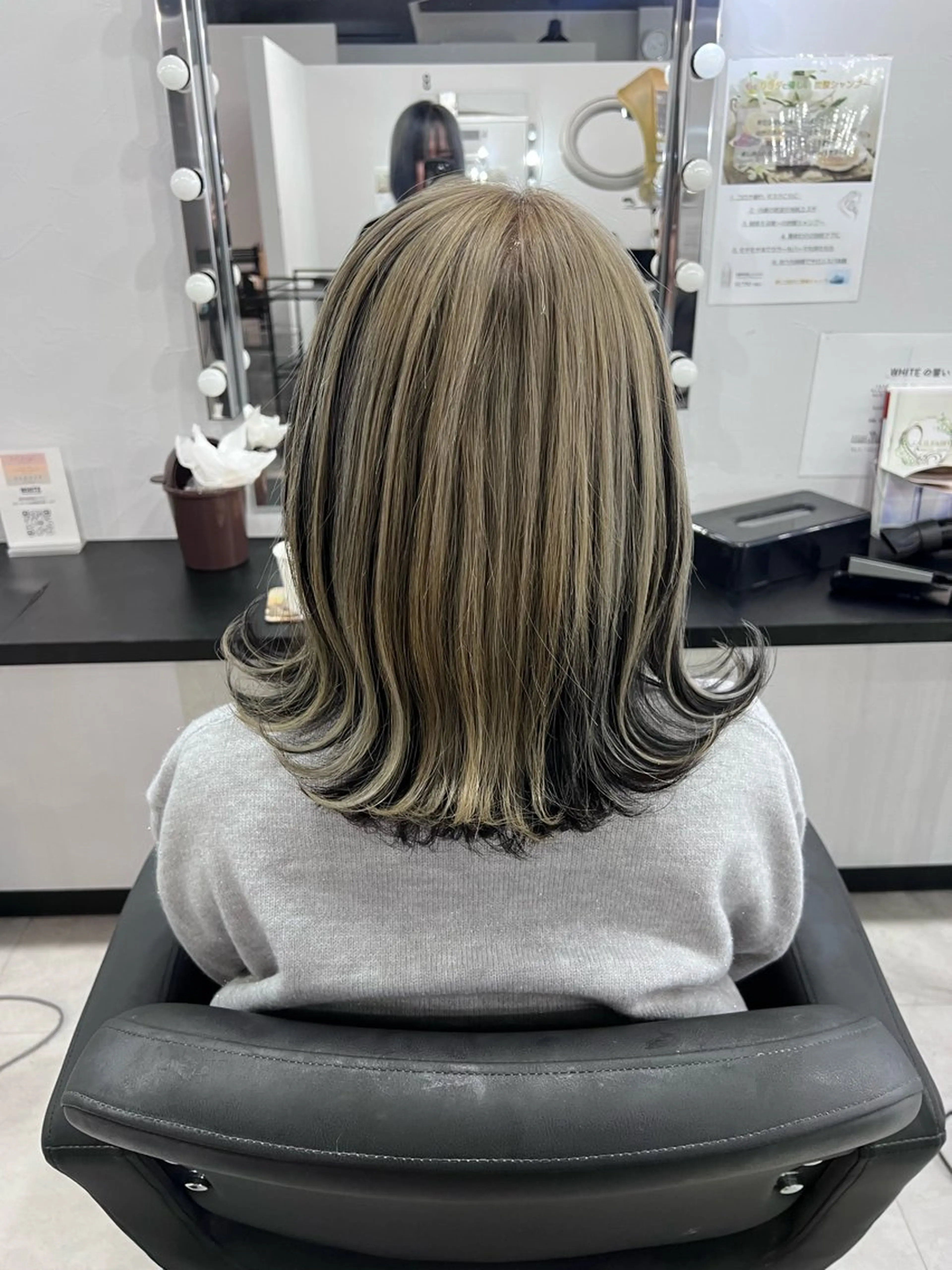 ミディアム ヘアカラー _WHITE 浜松 店長 もえかのヘアスタイル