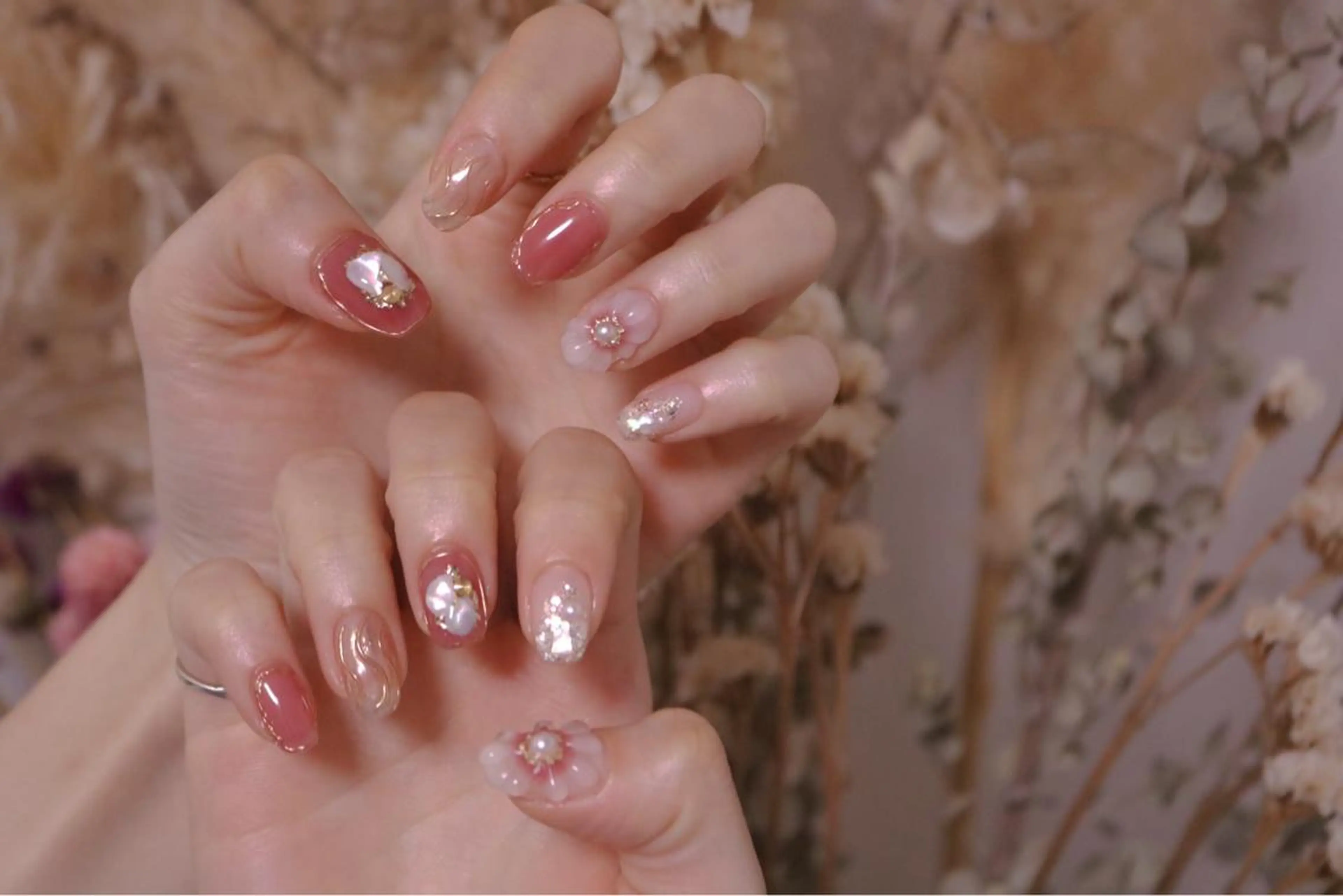 ネイル オーロラネイル カジュアル 長さ出し ジェルネイル 韓国ネイル ハンドネイル MH Nailのネイルデザイン