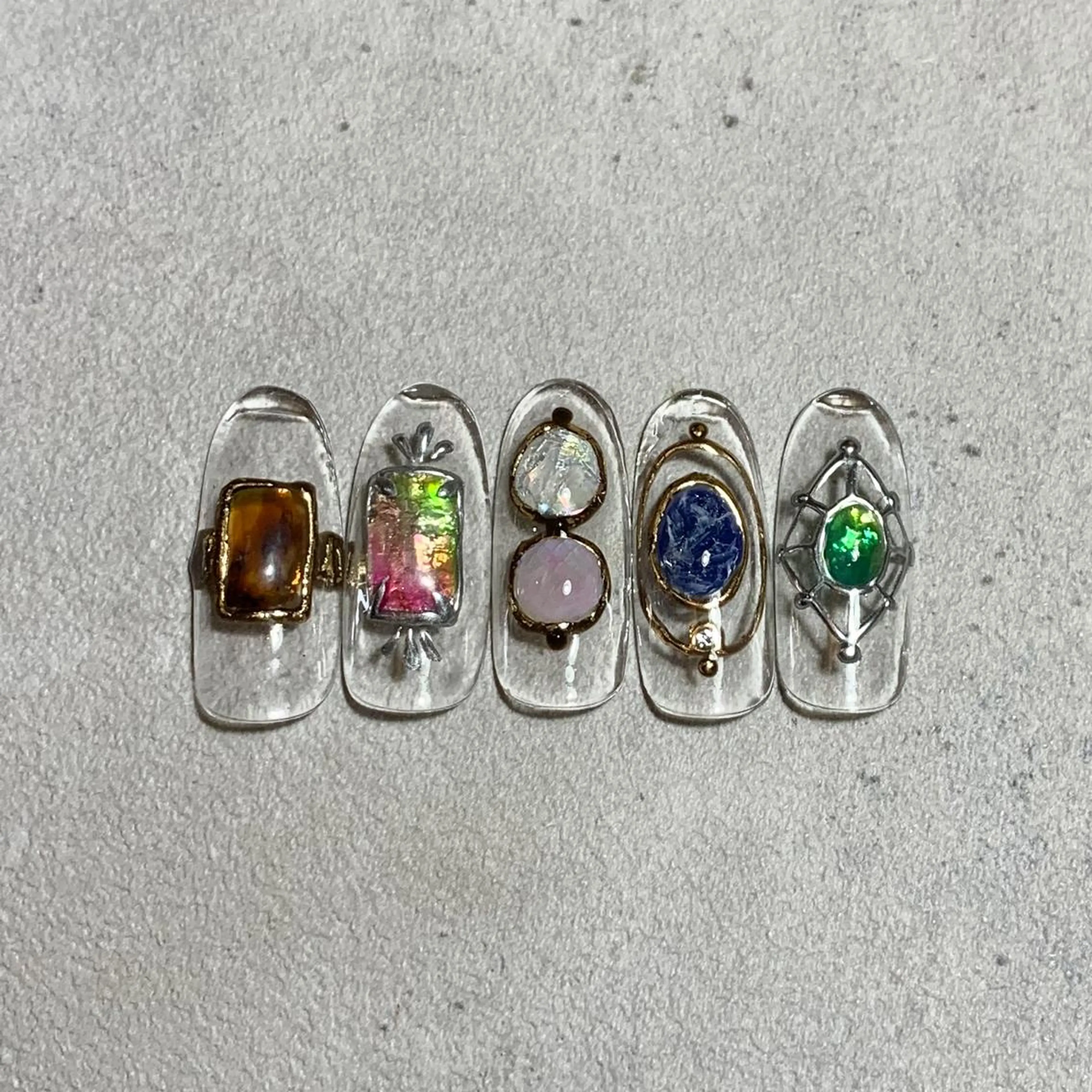 ネイル アートネイル atelier　FIORITURA所属・FIORITURA aiのネイルデザイン