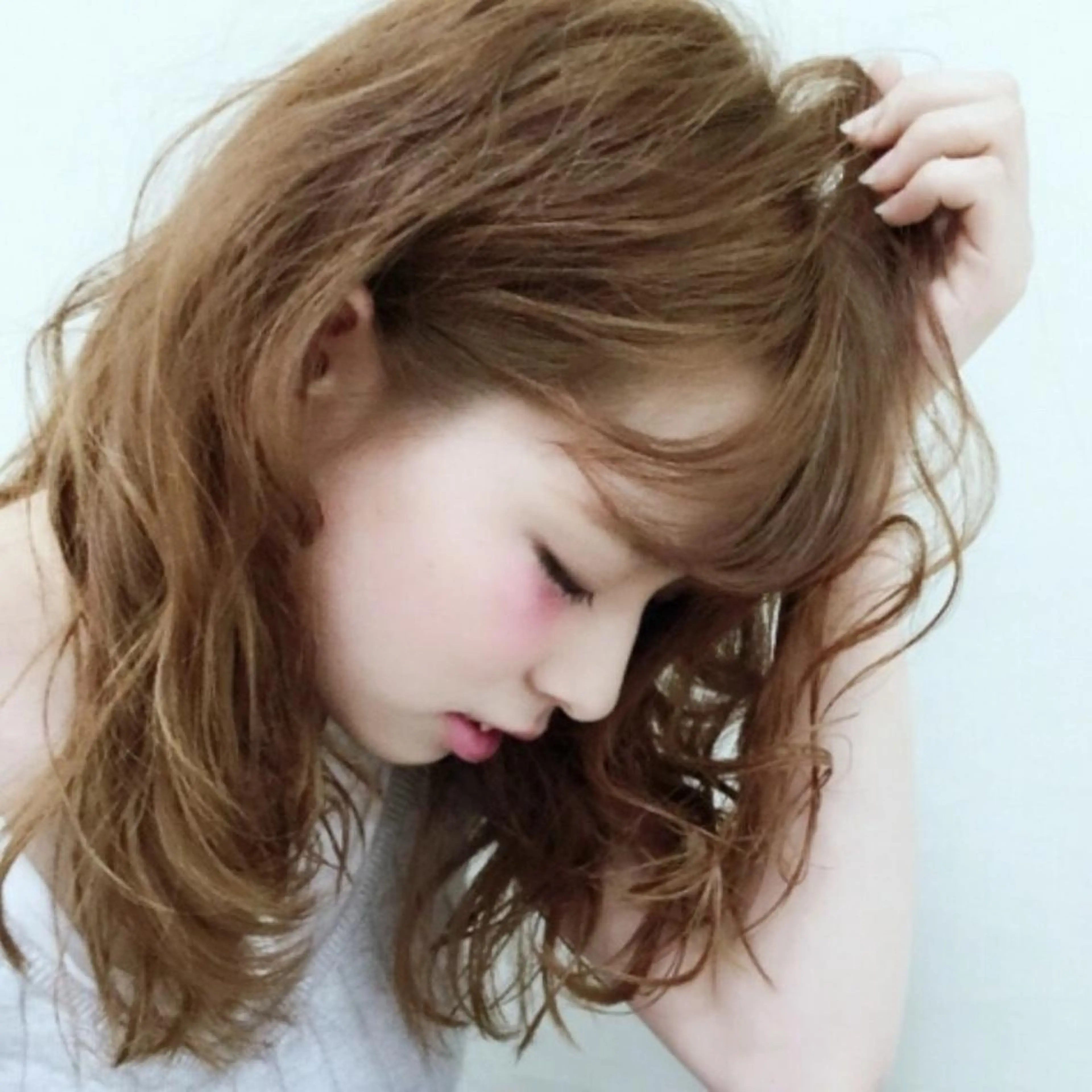 ミディアム SALOWIN神宮前五丁目店所属・🇰🇷韓国風艶髪✨ 髪質改善 倉岡しおんのヘアスタイル