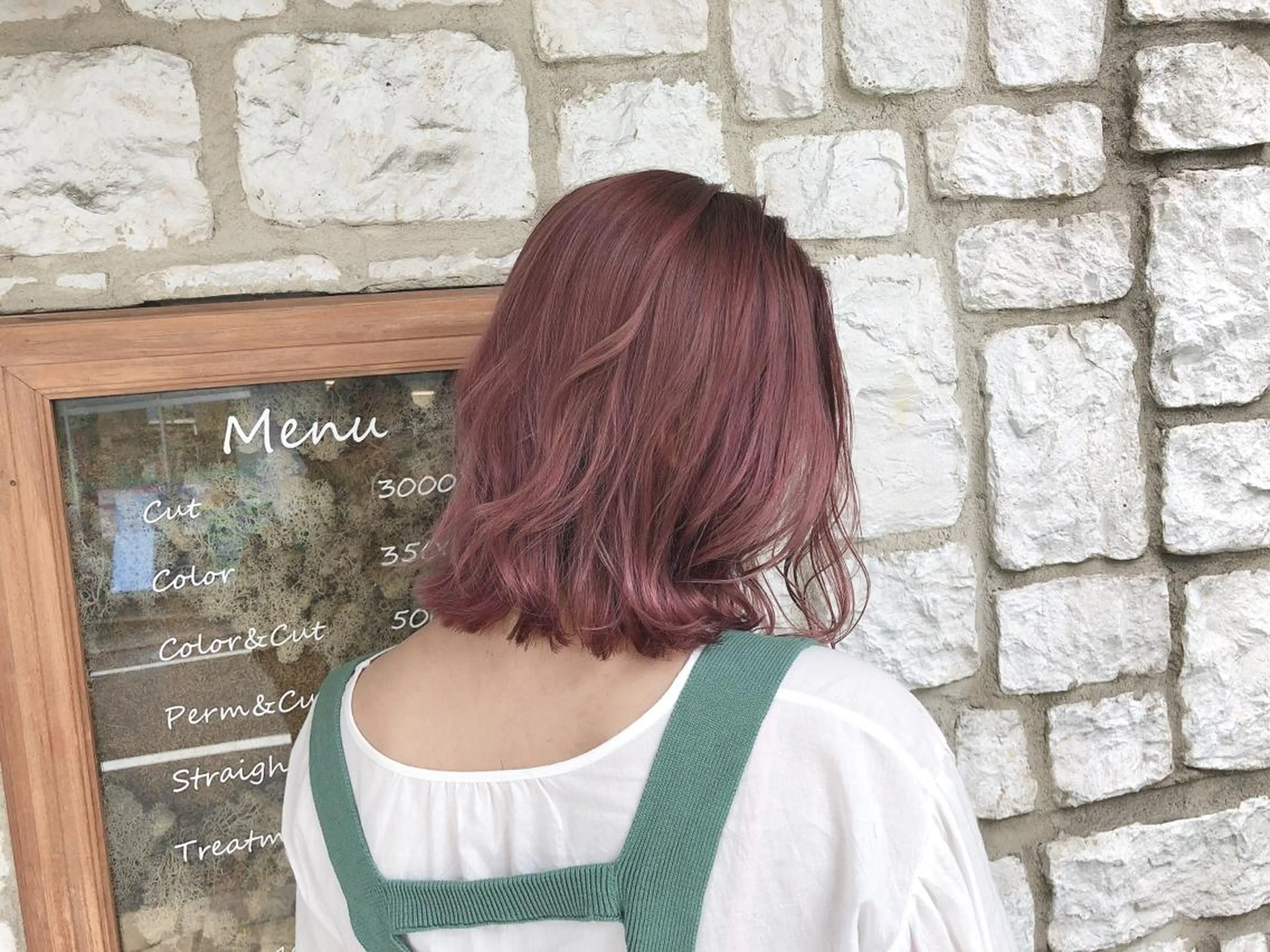 ミディアム カラー パーマ ヘアアレンジ メンズ キッズ ネイル マツエク・マツパ 切りっぱなしボブ ピンクカラー カラーマツエク ボブ ピンク ヘアカラー トリートメント OAK  兵庫所属・OAK 兵庫のヘアスタイル