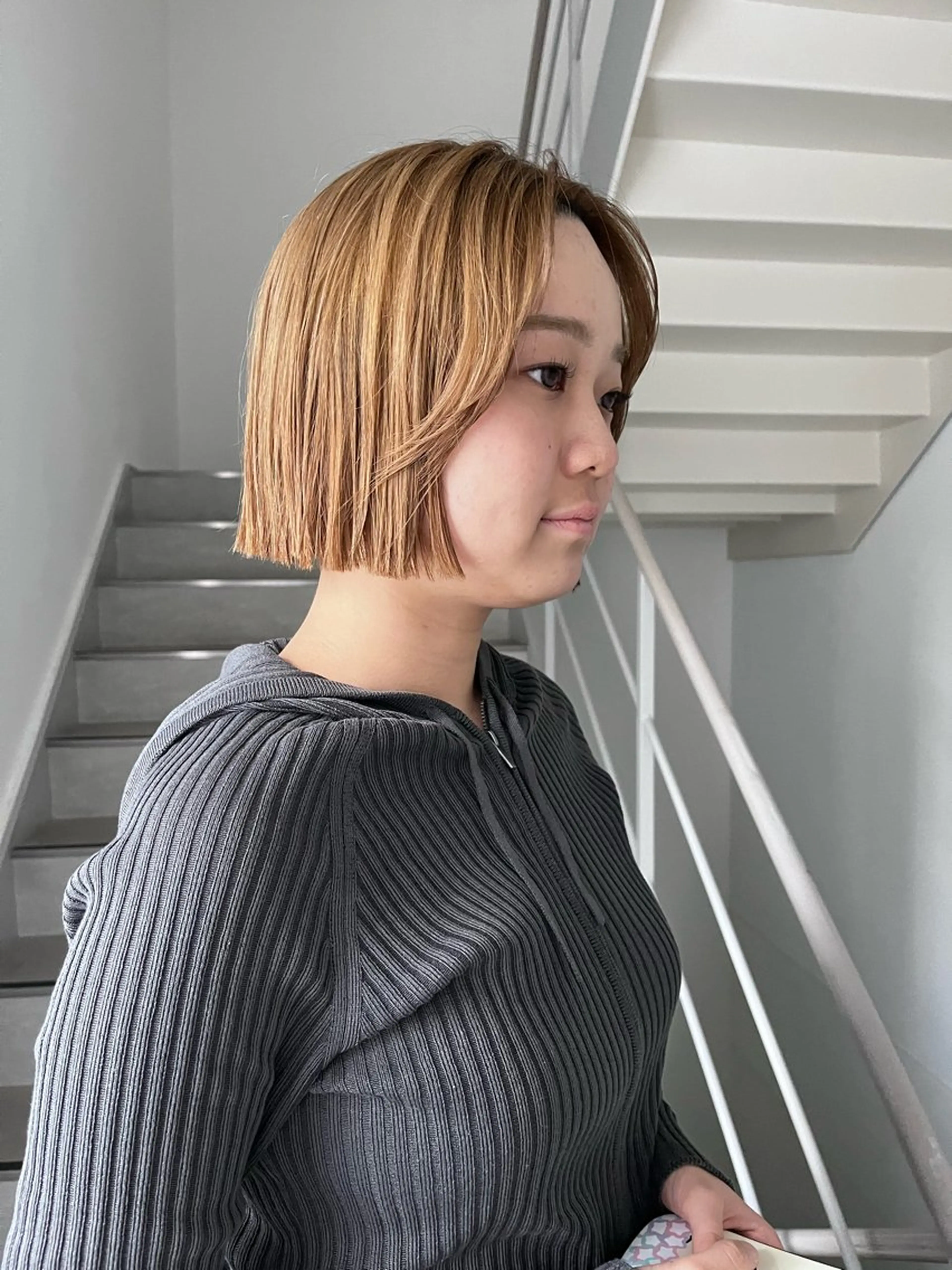 ミディアム ブリーチ/デザイン SAKUのヘアスタイル