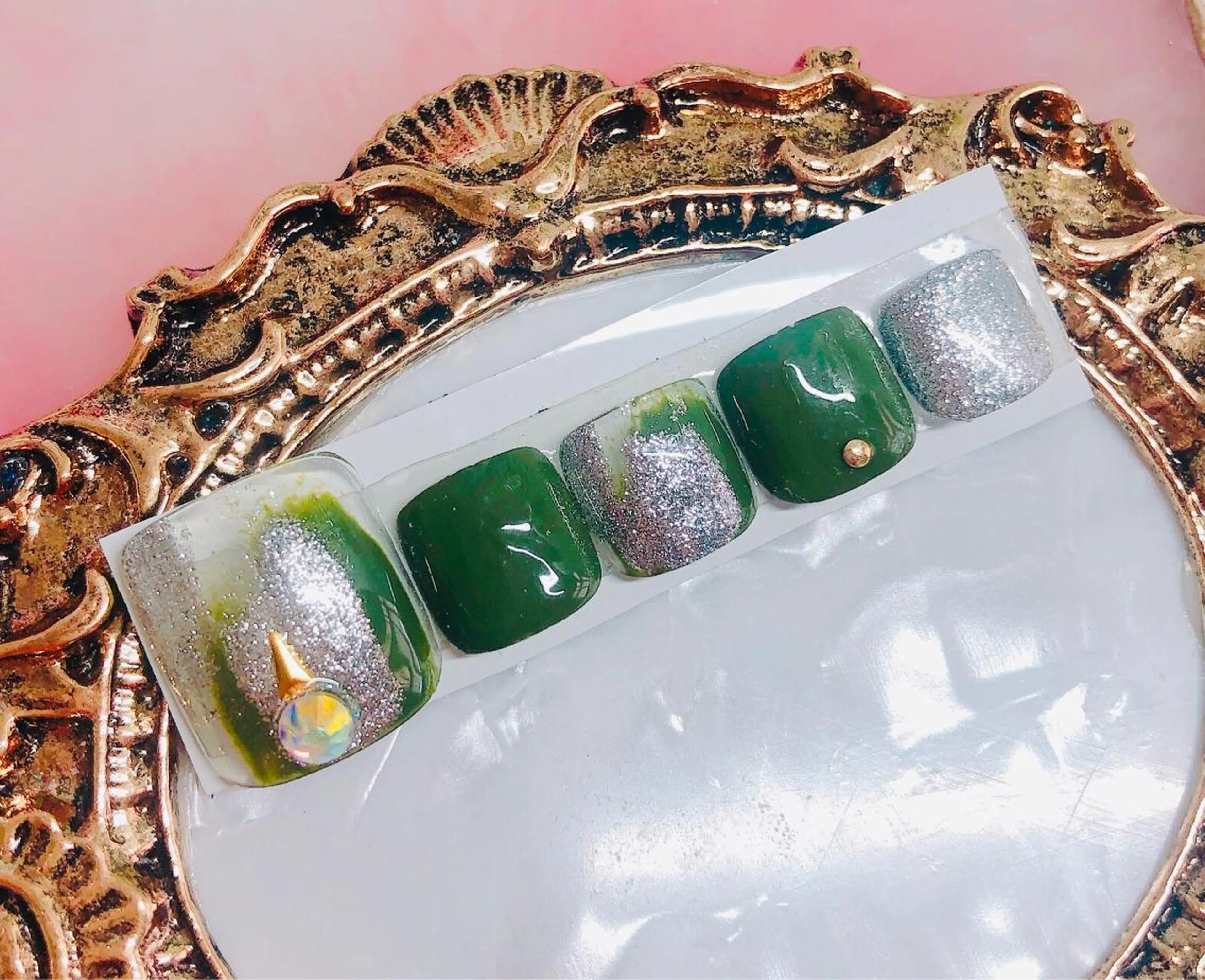 ネイル フットネイル フットネイル CROWN プライベートサロンのネイルデザイン