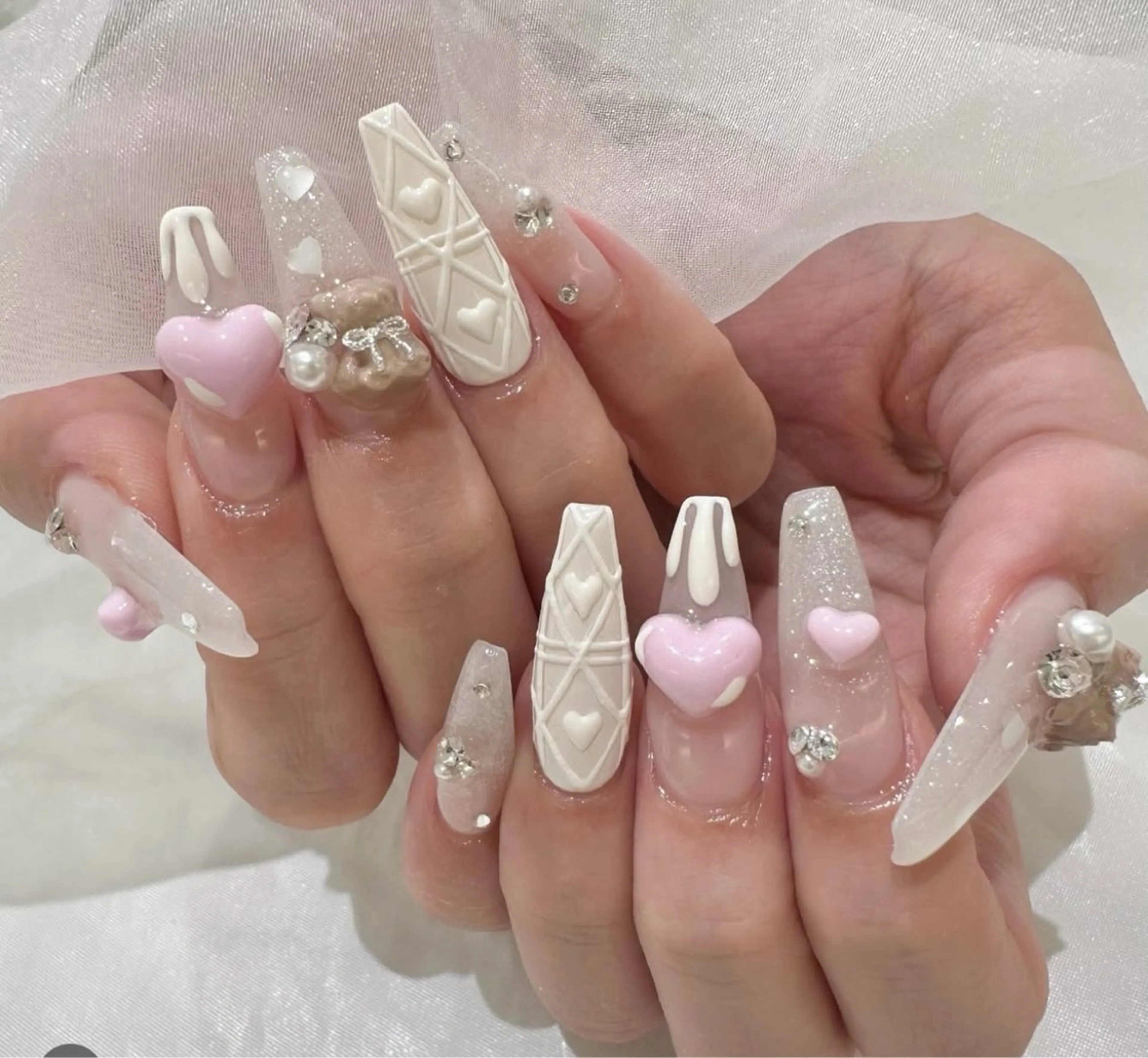 セミロング ハンドネイル Pio Mielのネイルデザイン