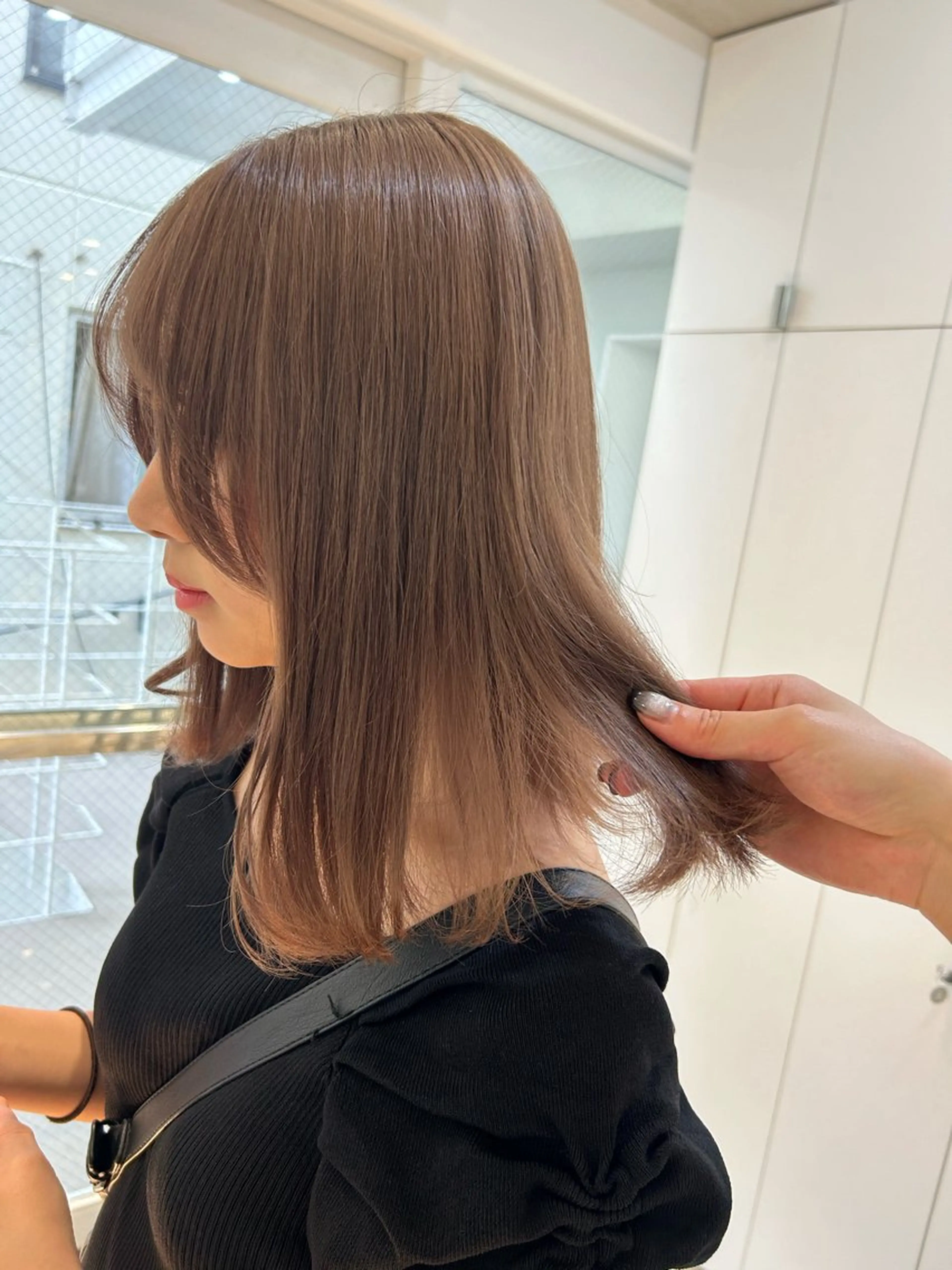 ミディアム カラー ヘアアレンジ ベージュカラー ミルクティーベージュ 《暖色/韓国hair 》🇰🇷桑原ユキネのヘアスタイル