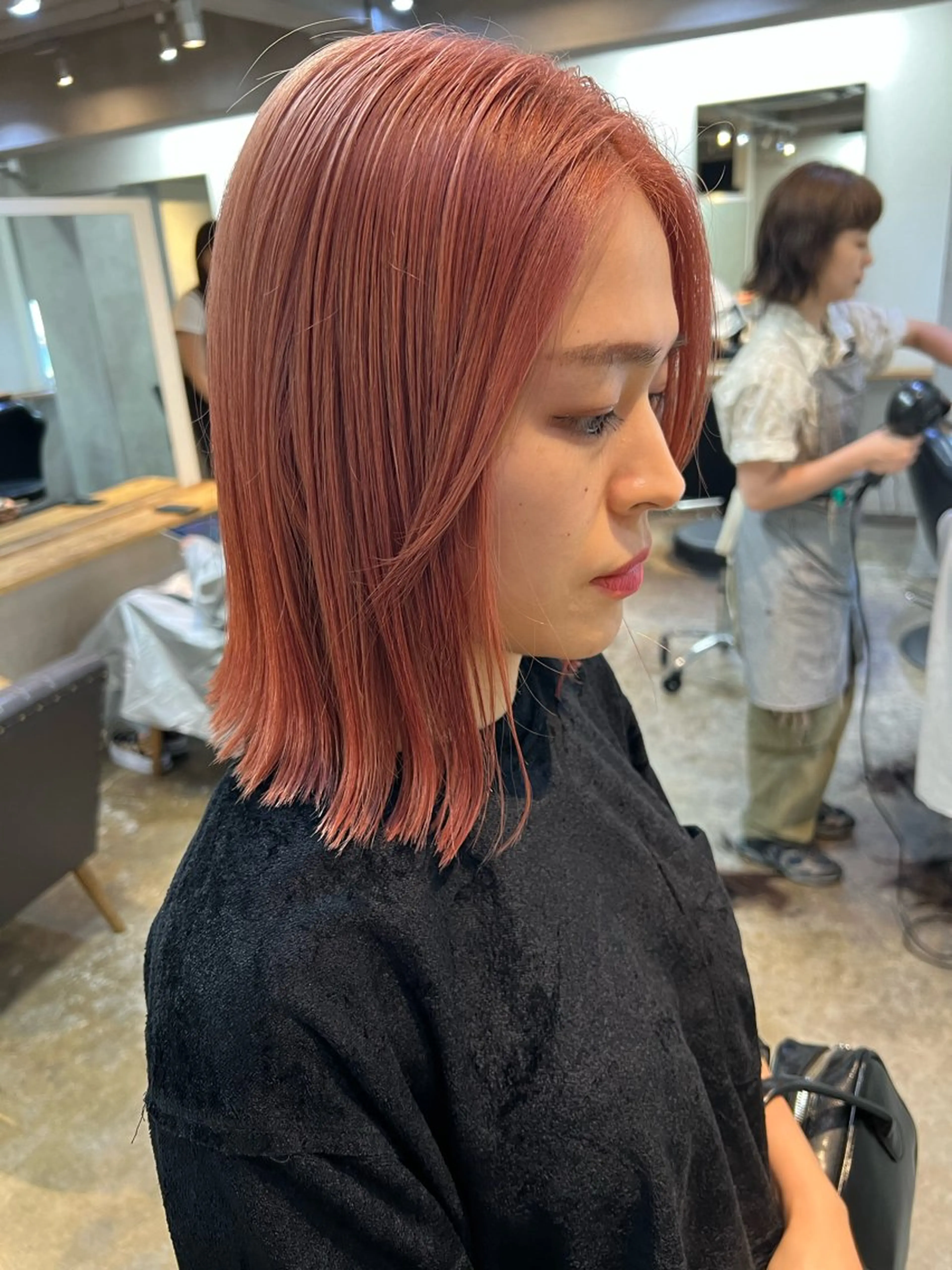 ミディアム カット ヘアカラー トリートメント 東のりか/ハイトーン ブリーチカラー/ボブのヘアスタイル