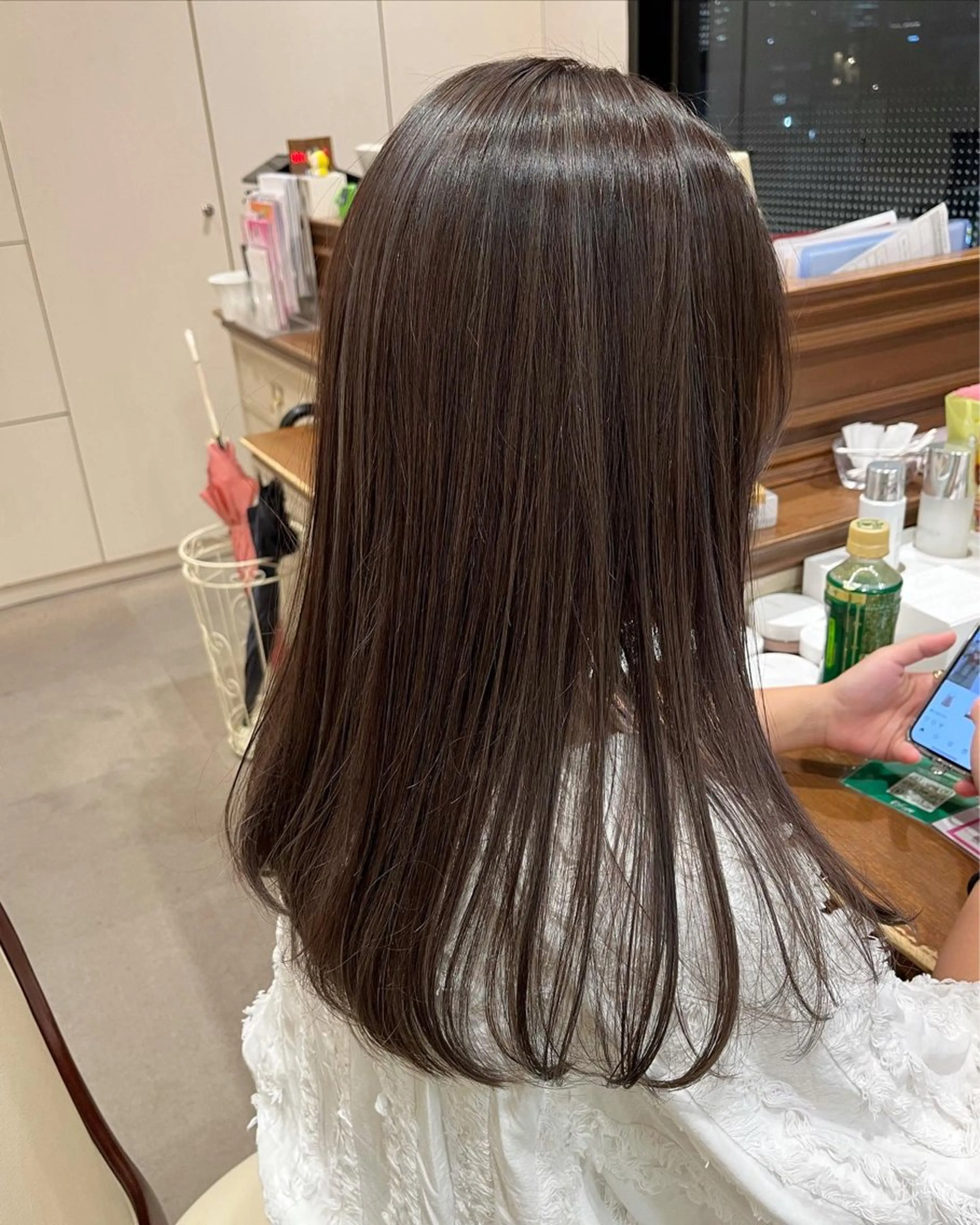 ロング カラー ベージュカラー ブリーチ 透明感カラー グレージュ ハイライトカラー ヘアカラー トリートメント サソウ ユリエ🥥のヘアスタイル