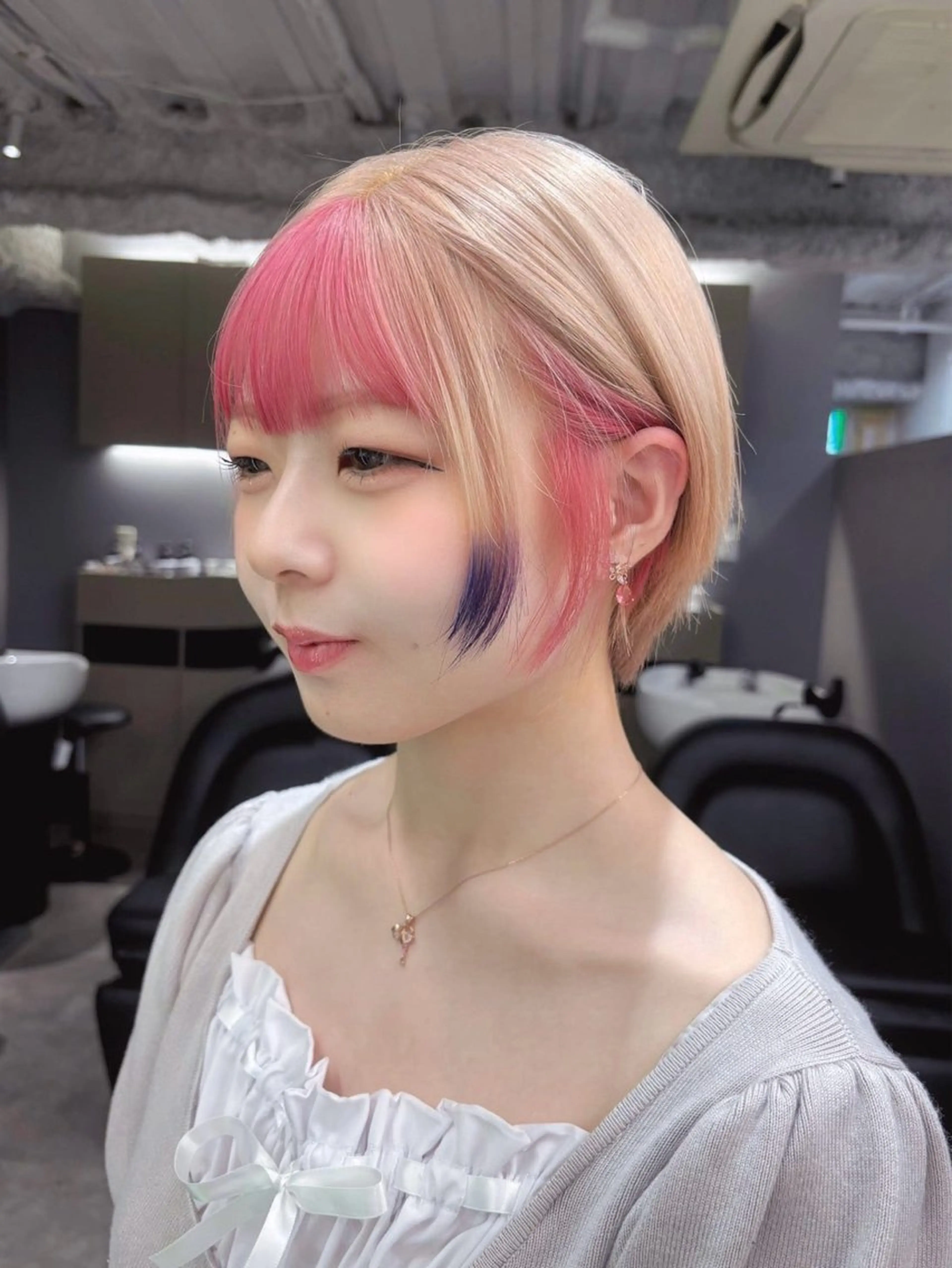 ミディアム カラー ブリーチ デザインカラー ハイトーンカラー 似合わせカット 縮毛矯正 名古屋／デザイン／ ブリーチ/松井亮磨のヘアスタイル