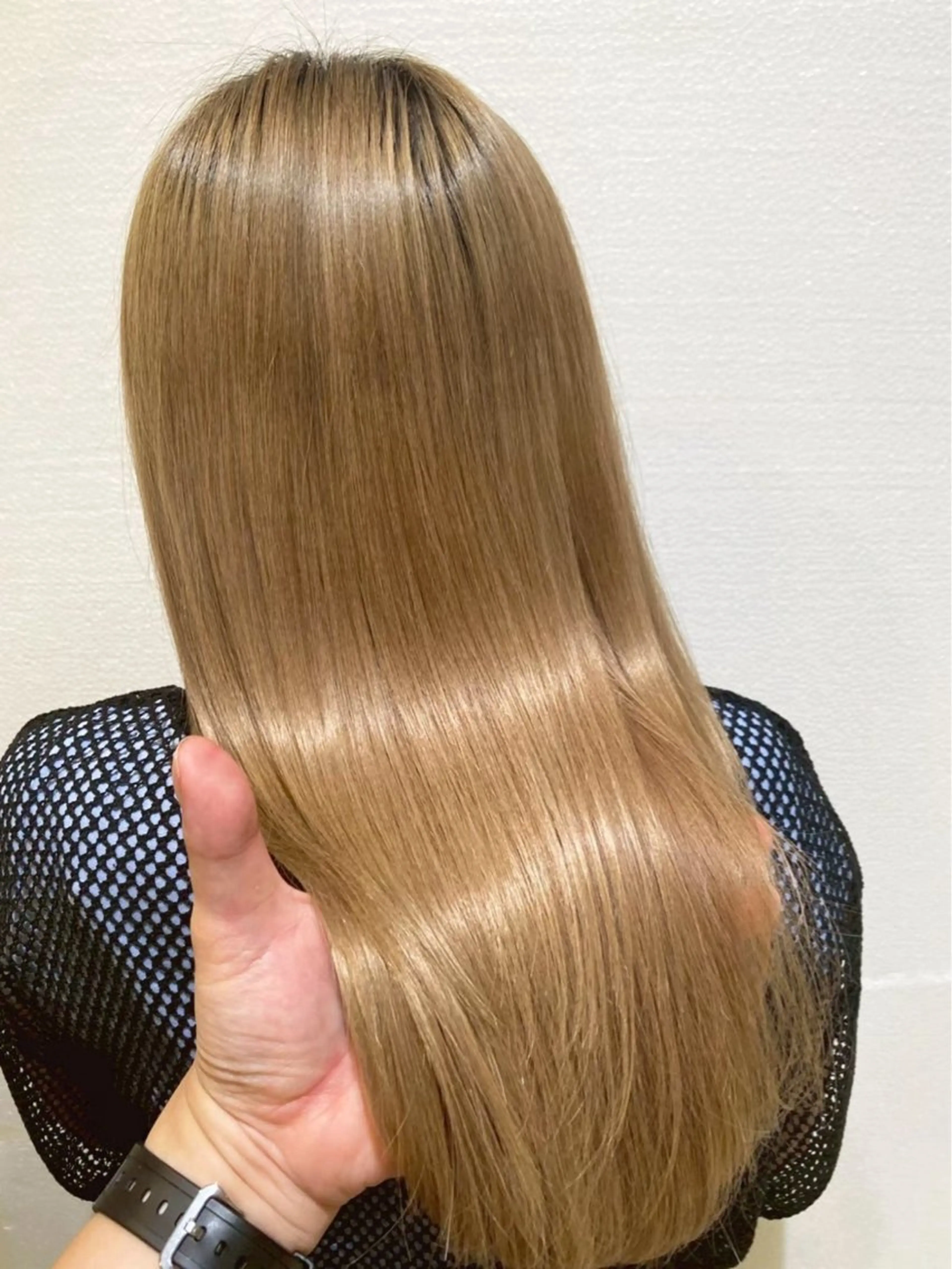 セミロング ヘアカラー ユーシャンボール 濱走のヘアスタイル