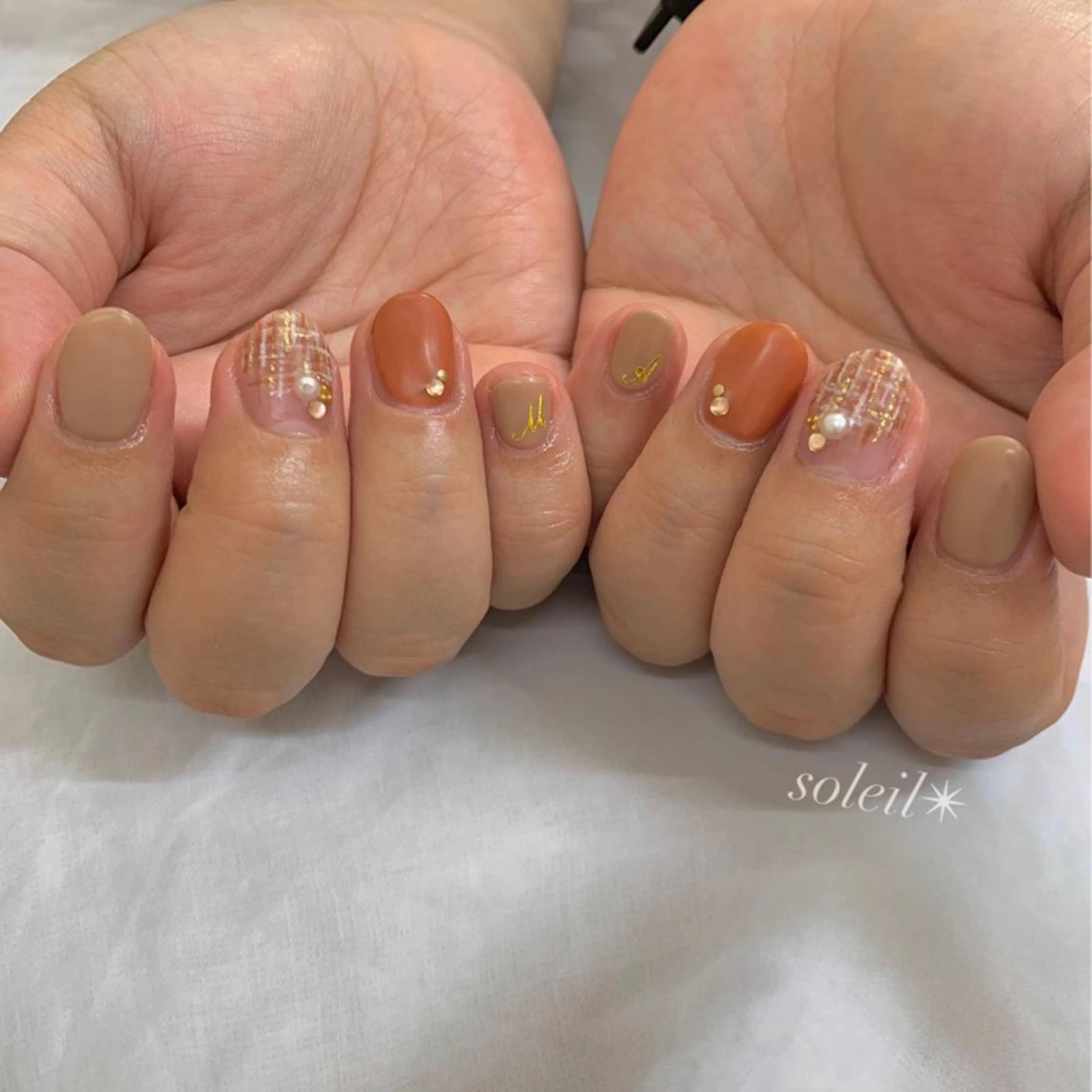 ネイル ブラウン マットネイル ツイードネイル 粟津 美紀のネイルデザイン