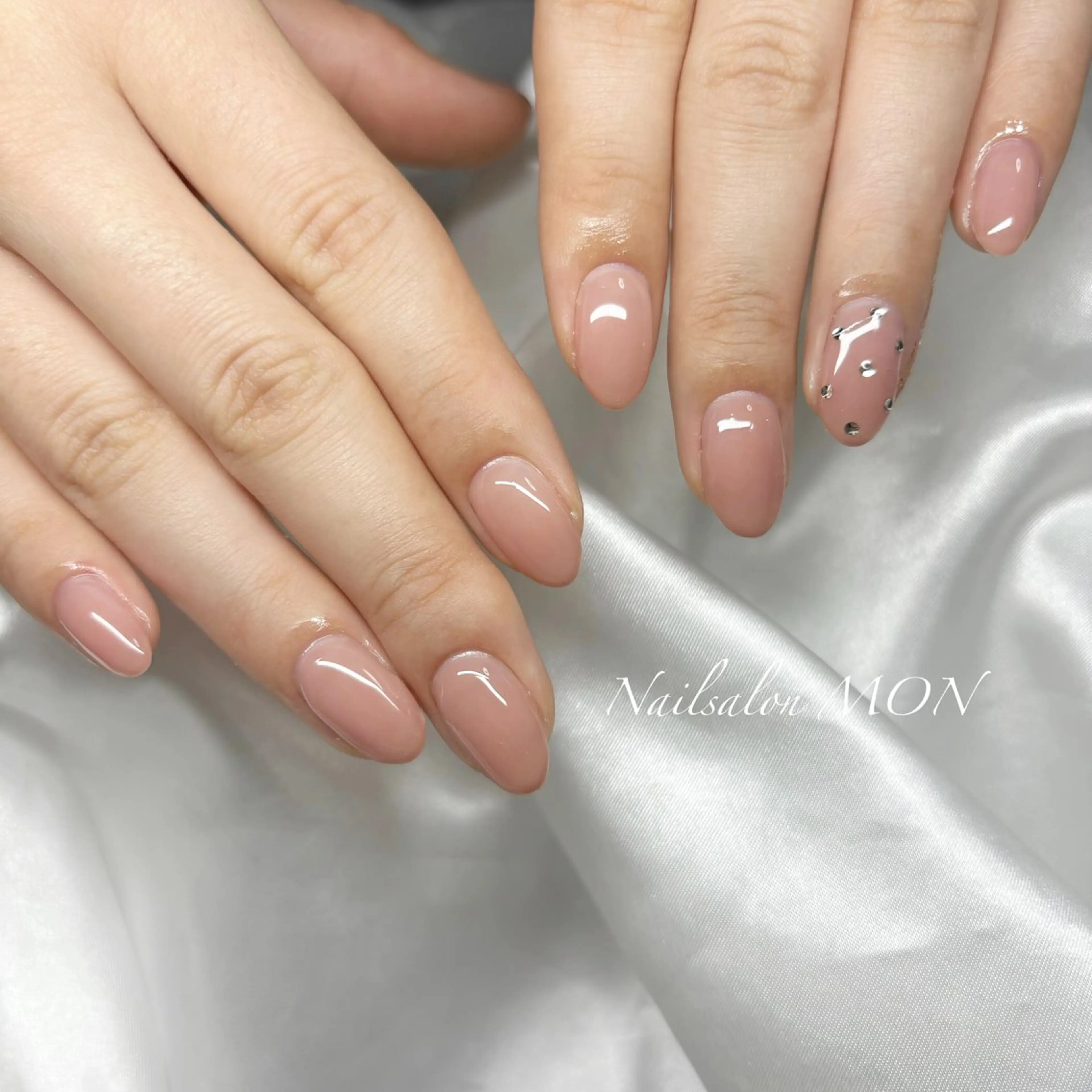 ネイル ジェルネイル ストーンネイル ハンドネイル Nailsalon MONのネイルデザイン