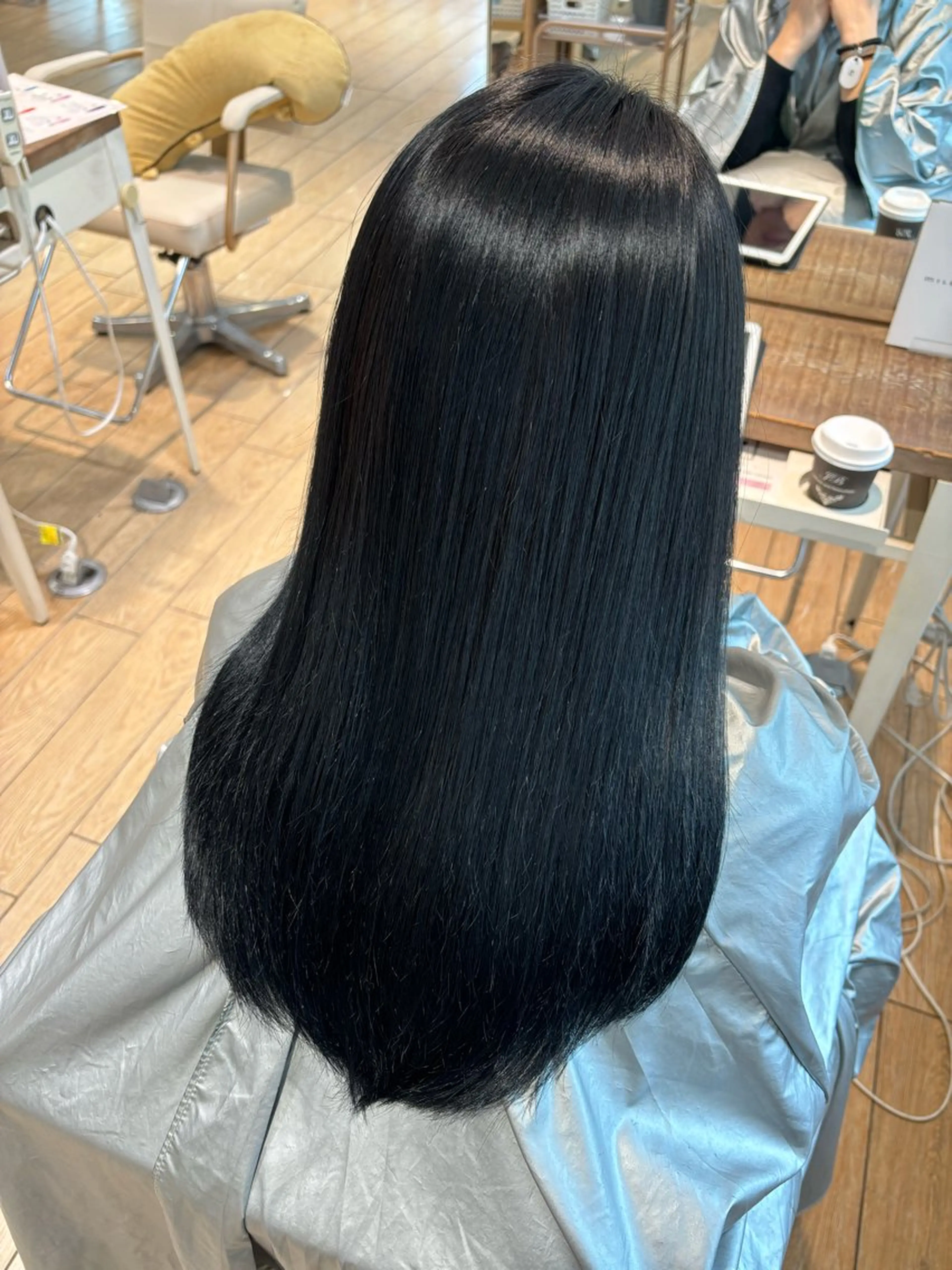 ロング カラー Yui / ユイ 艶々カラー🩵´-のヘアスタイル