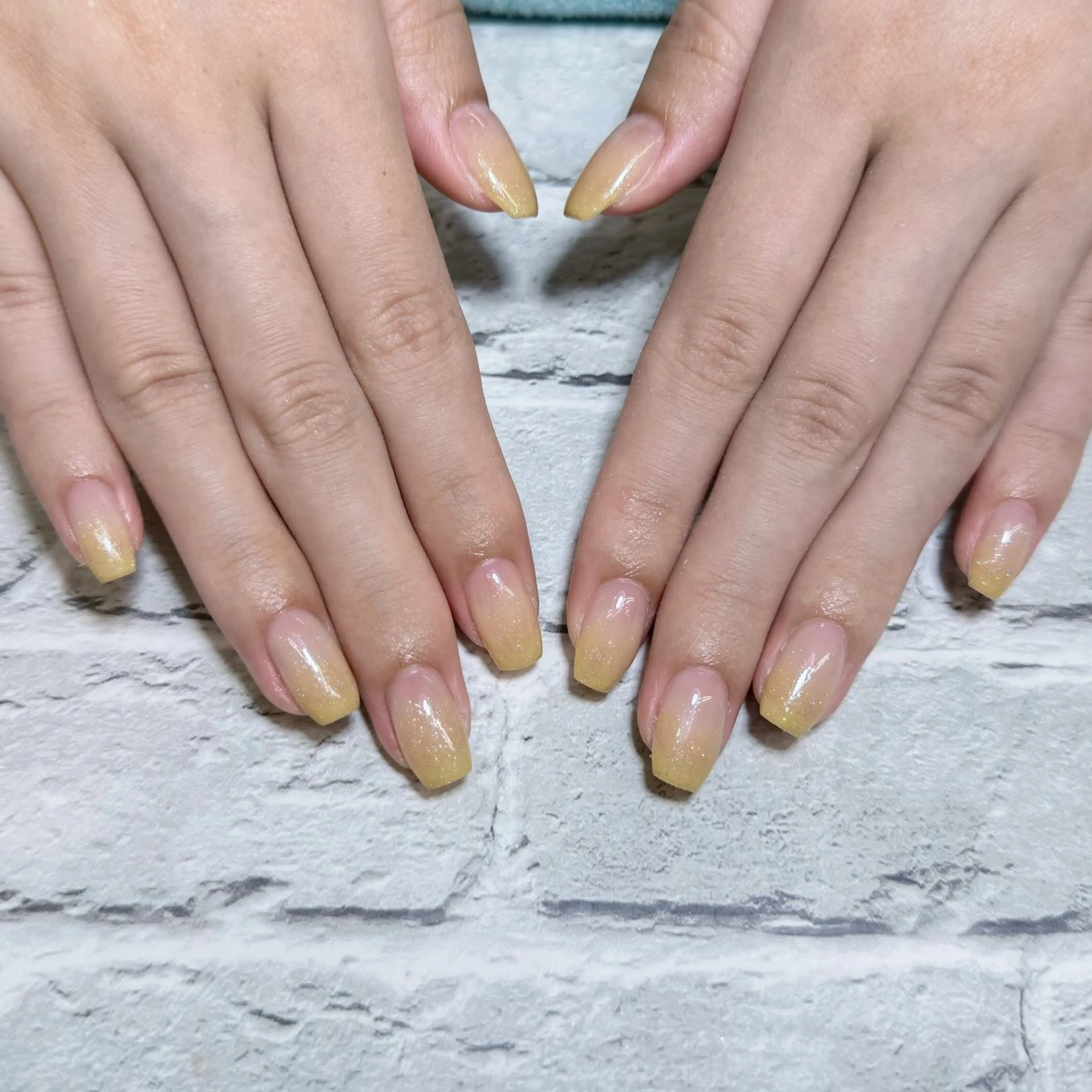 ネイル グラデーション ラメ(グリッター) ラメグラデーション 黄色 Alisa nail Rinのネイルデザイン