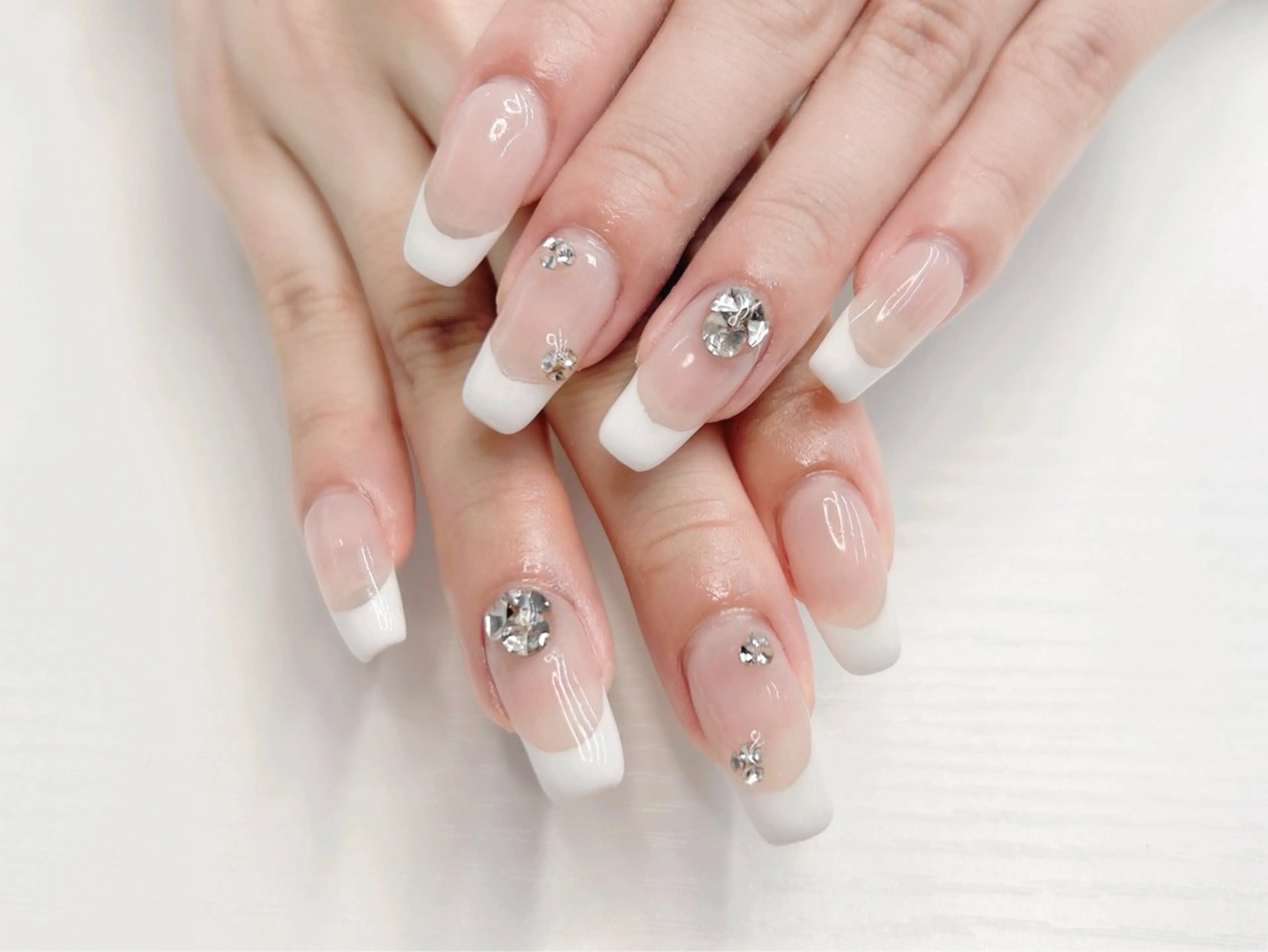 ネイル 桜ネイル フレンチネイル ロングネイル シンプルネイル ワンホンネイル ハンドネイル Forca total studio所属・Forca Airaのネイルデザイン