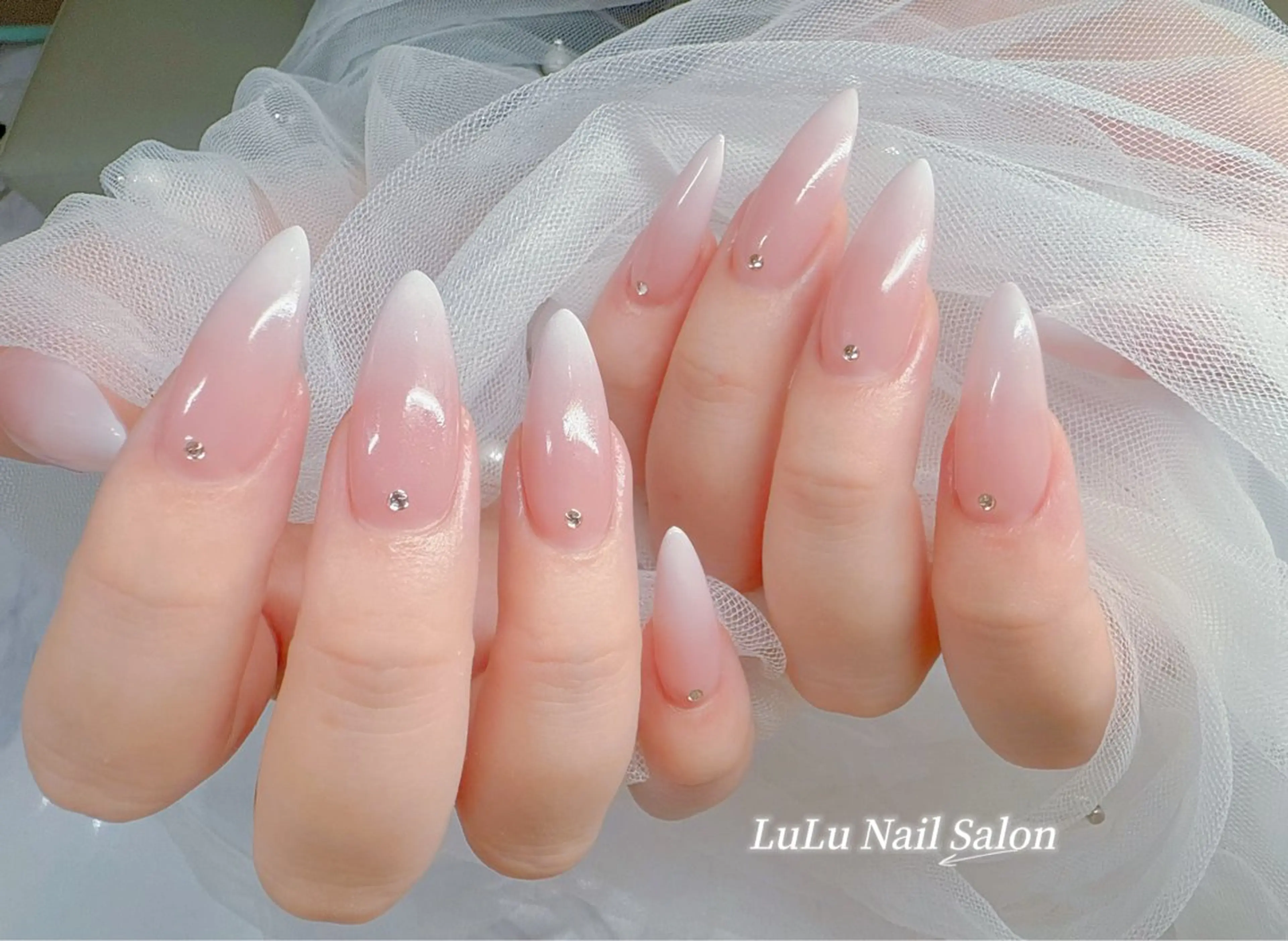 ネイル ハンドネイル LULU Nail  Salon 新宿所属・LU LU NailSalonのネイルデザイン