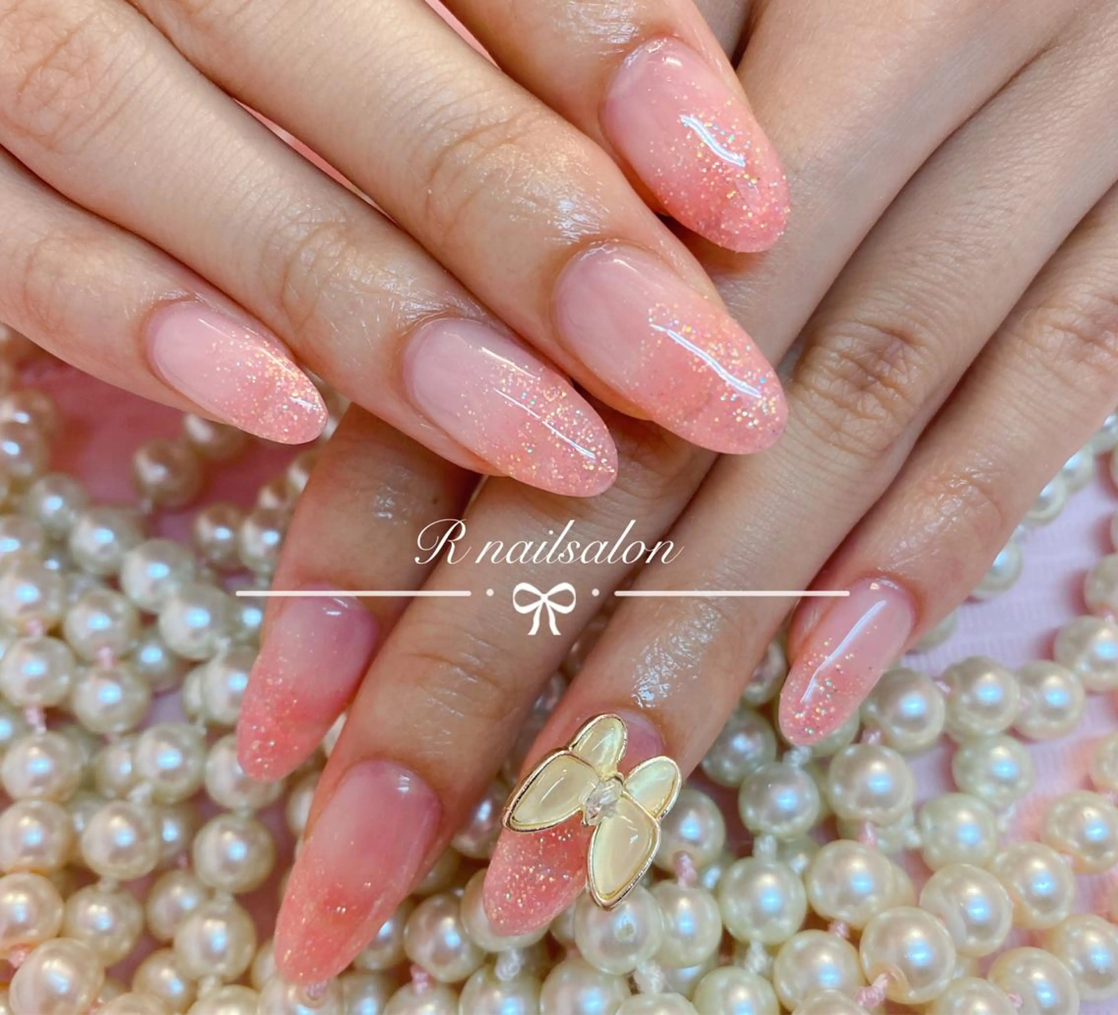 ロング R NAILSALONのネイルデザイン