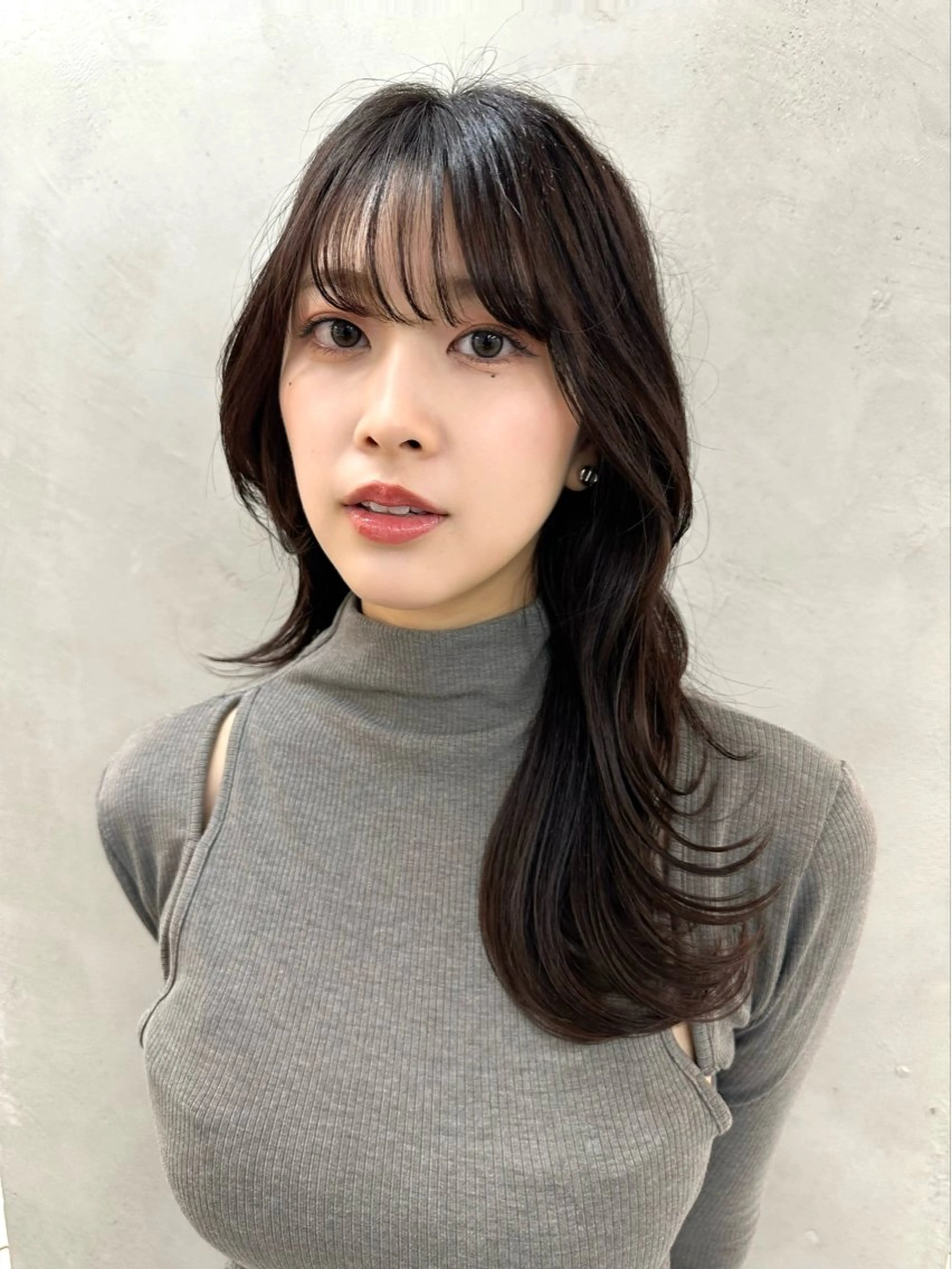 セミロング カラー カット ヘアカラー トリートメント 艶髪レイヤー顔周り グレージュ添田晃基のヘアスタイル