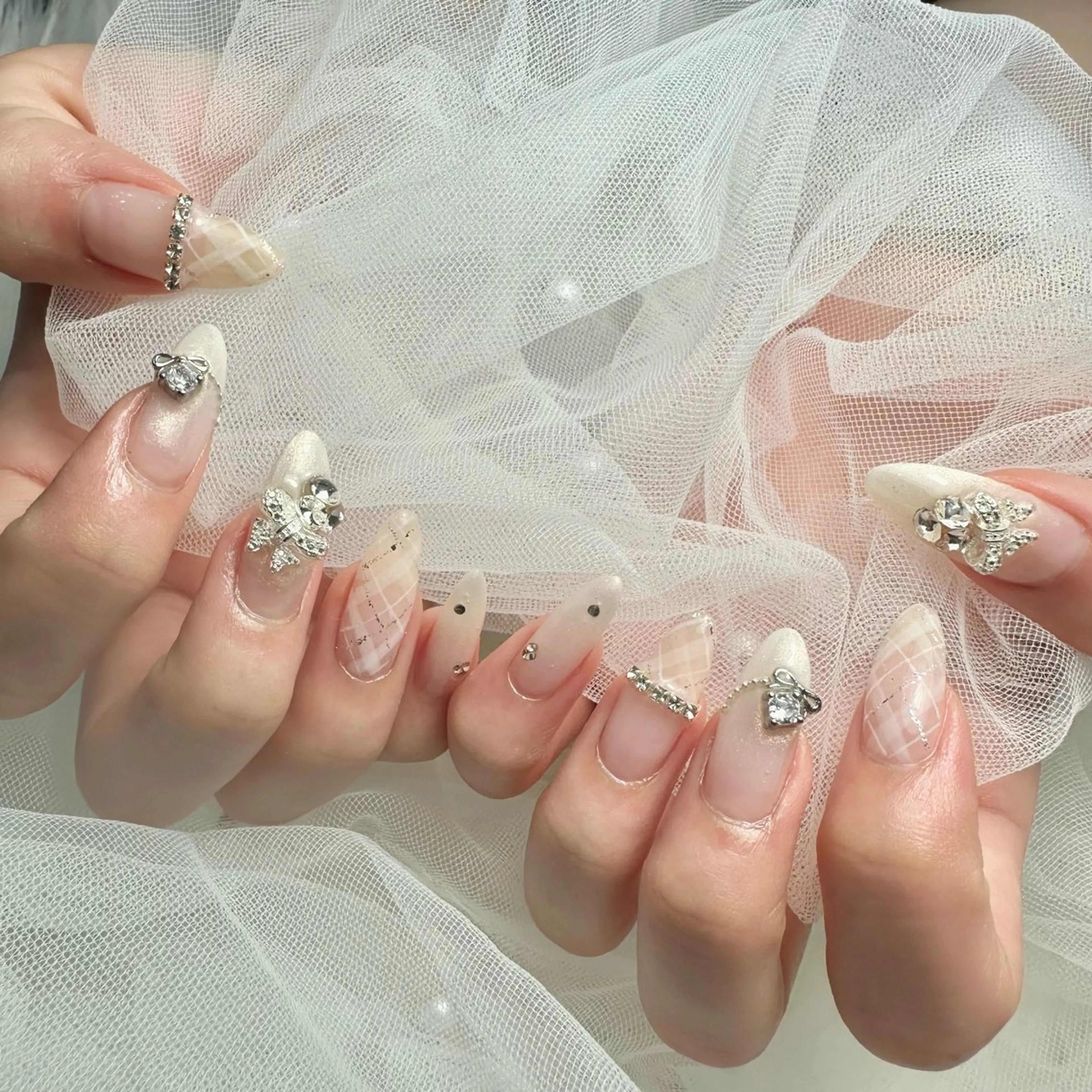 ネイル Rosa x rosa所属・Rosaxrosa AKANEのネイルデザイン