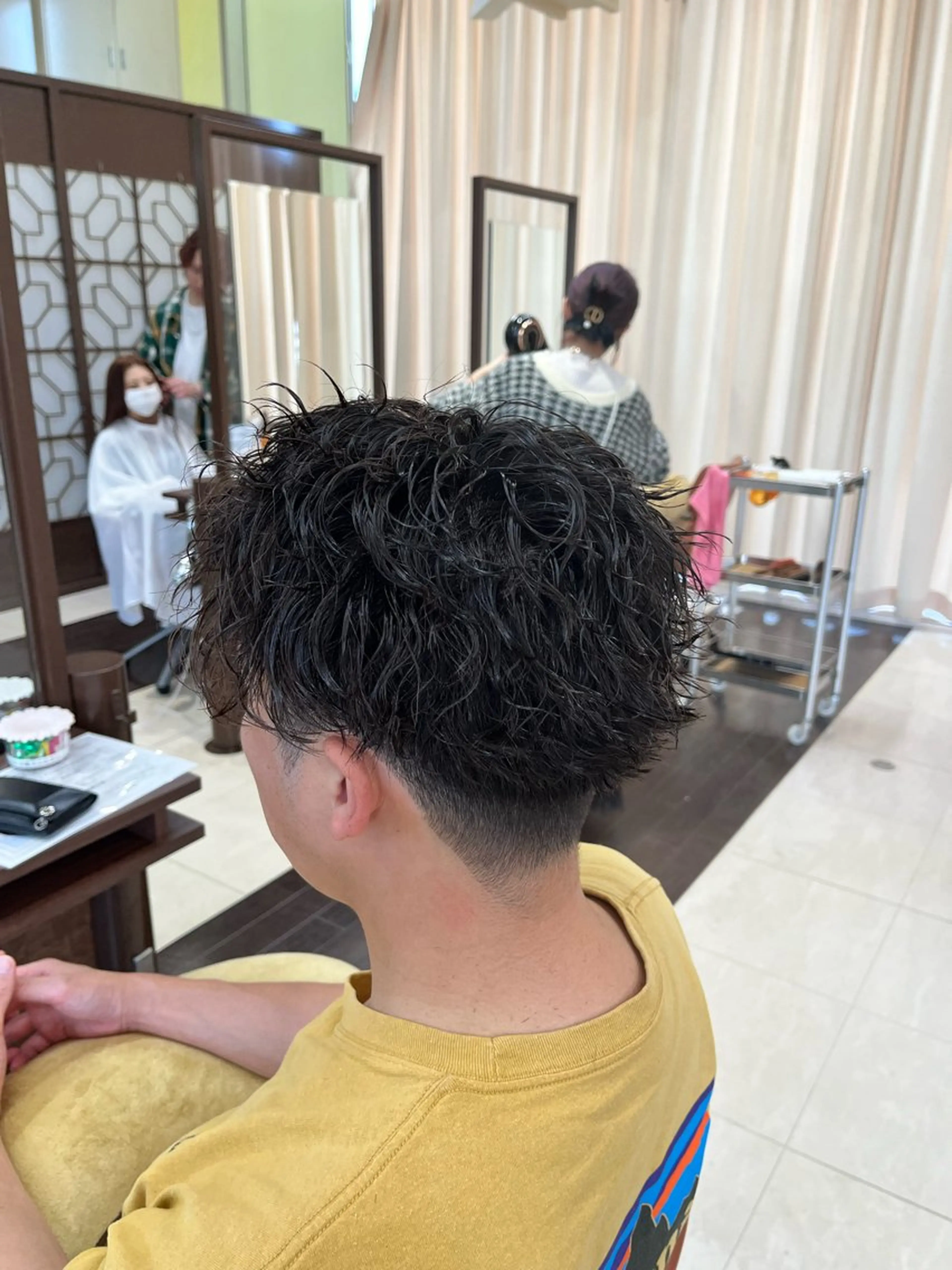 ショート パーマ メンズ センターパート メンズパーマ ツイストスパイラルパーマ 刈り上げ スパイラルパーマ AROH men's cut&men's perm 船橋店所属・🧊メンズ特化🧊 高木航希のヘアスタイル