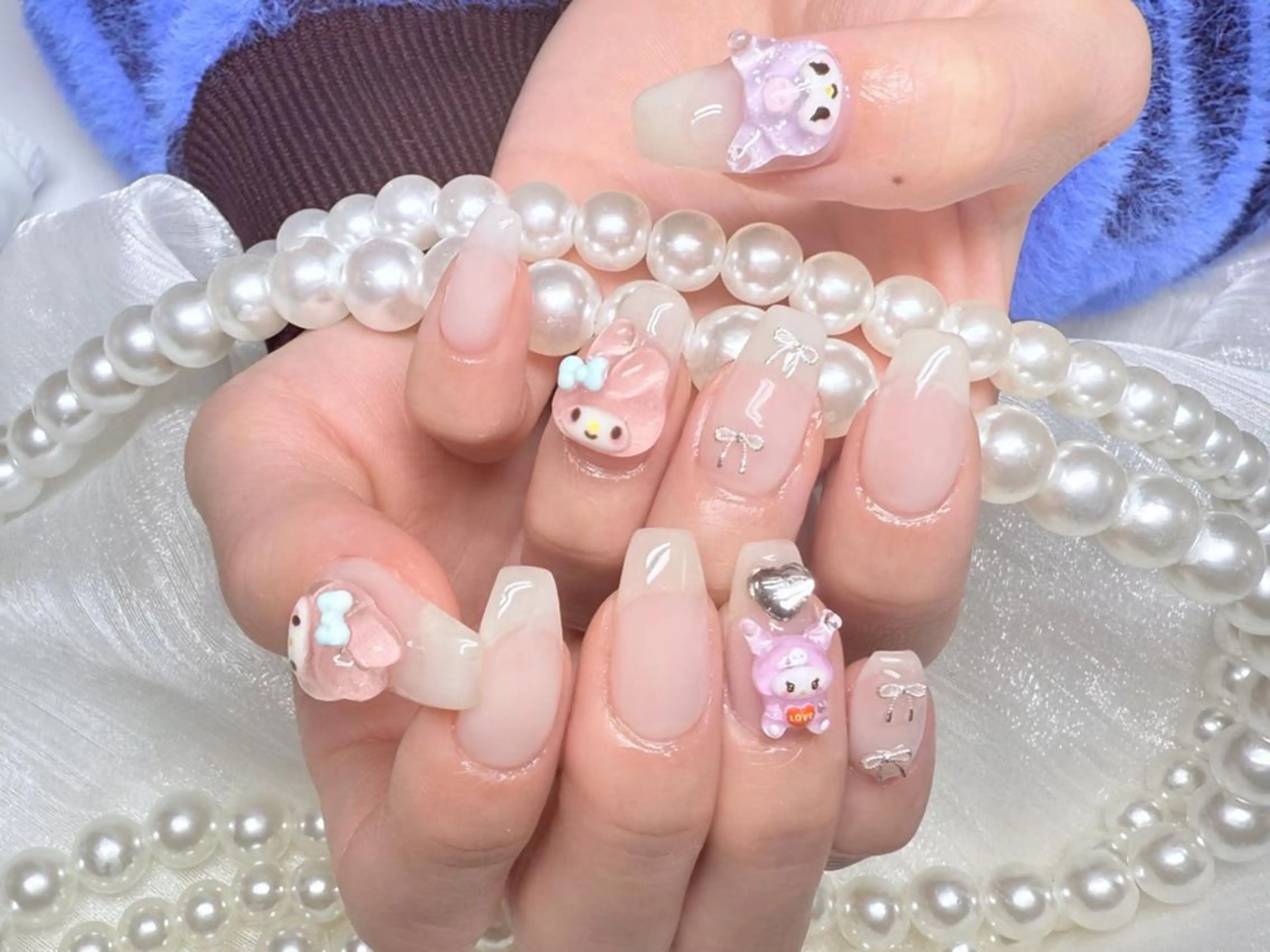 ネイル オーロラネイル 長さ出し フレンチネイル ガーリー キラキラネイル ハンドネイル Lucky nail salonのネイルデザイン