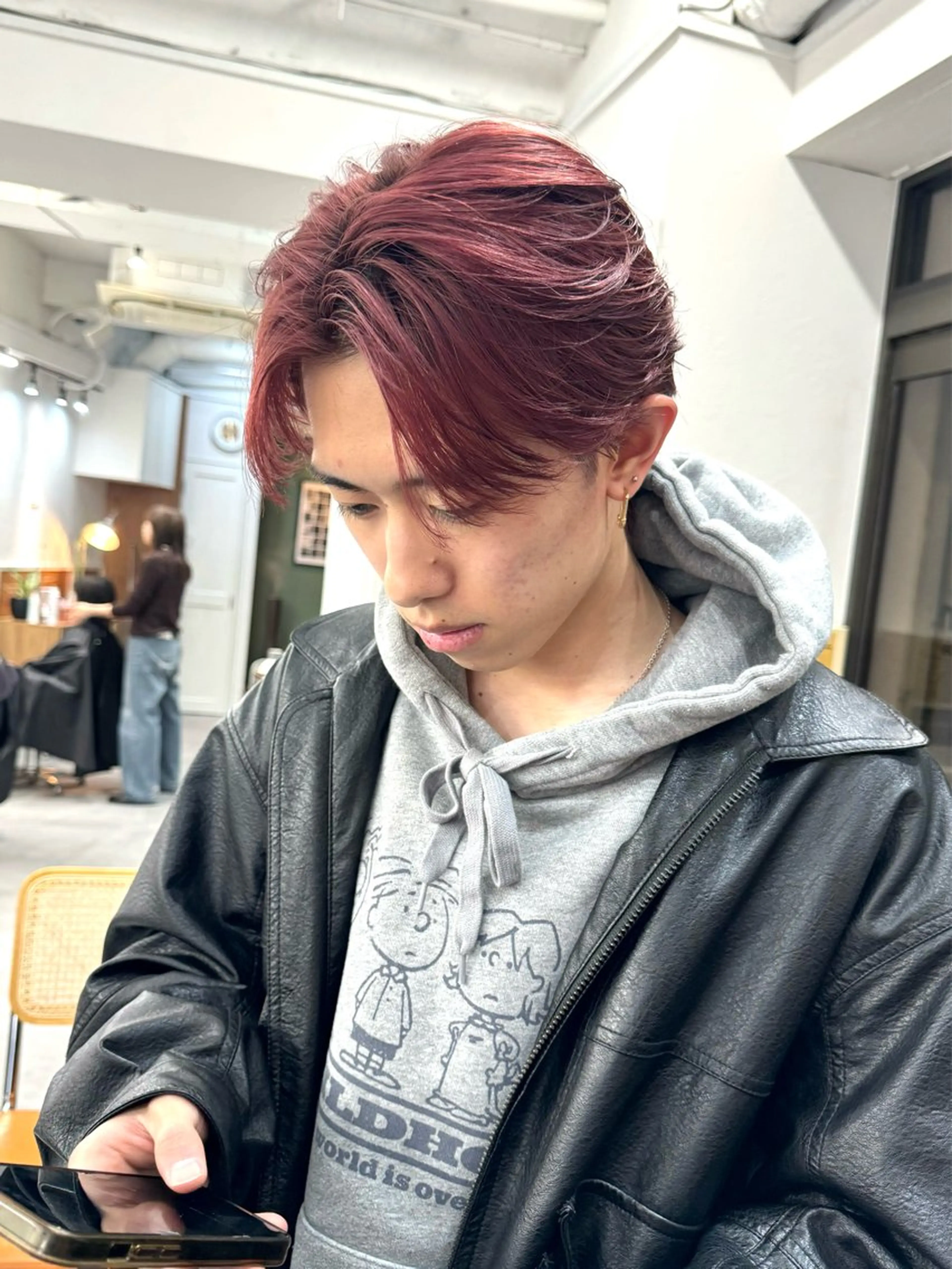 カラー メンズ メンズブリーチ センターパート メンズパーマ ブリーチ レッドカラー カット ヘアカラー シャドウパーマ/ 波巻パーマYu-Kiのヘアスタイル