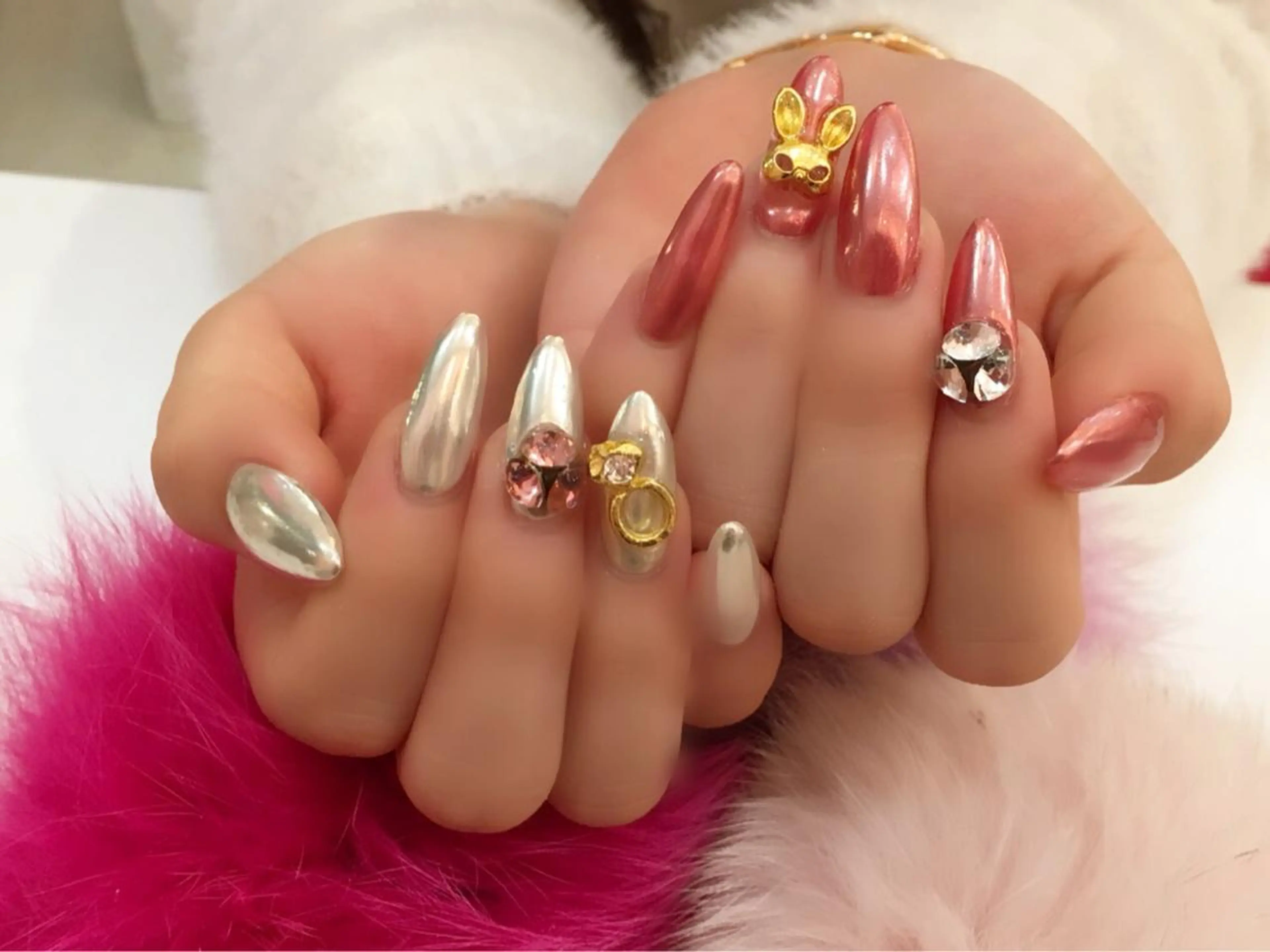 セミロング カラー メンズ キッズ 卒業式のヘアスタイル NAILSGOGO shibuyaのネイルデザイン