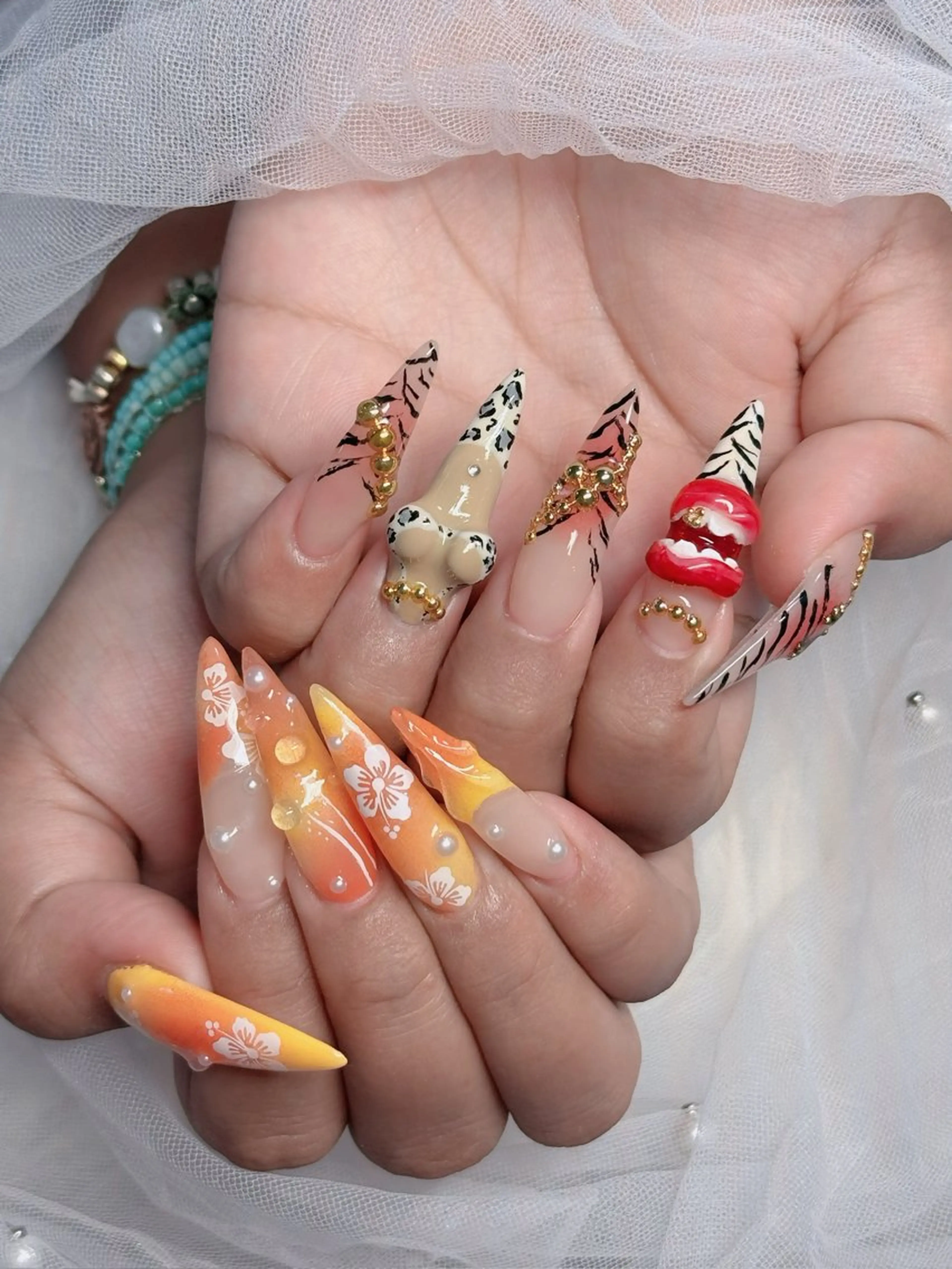 ネイル オーロラネイル フレンチネイル ジェルネイル ハロウィン 韓国ネイル ハンドネイル H.baby Nail Salonのネイルデザイン