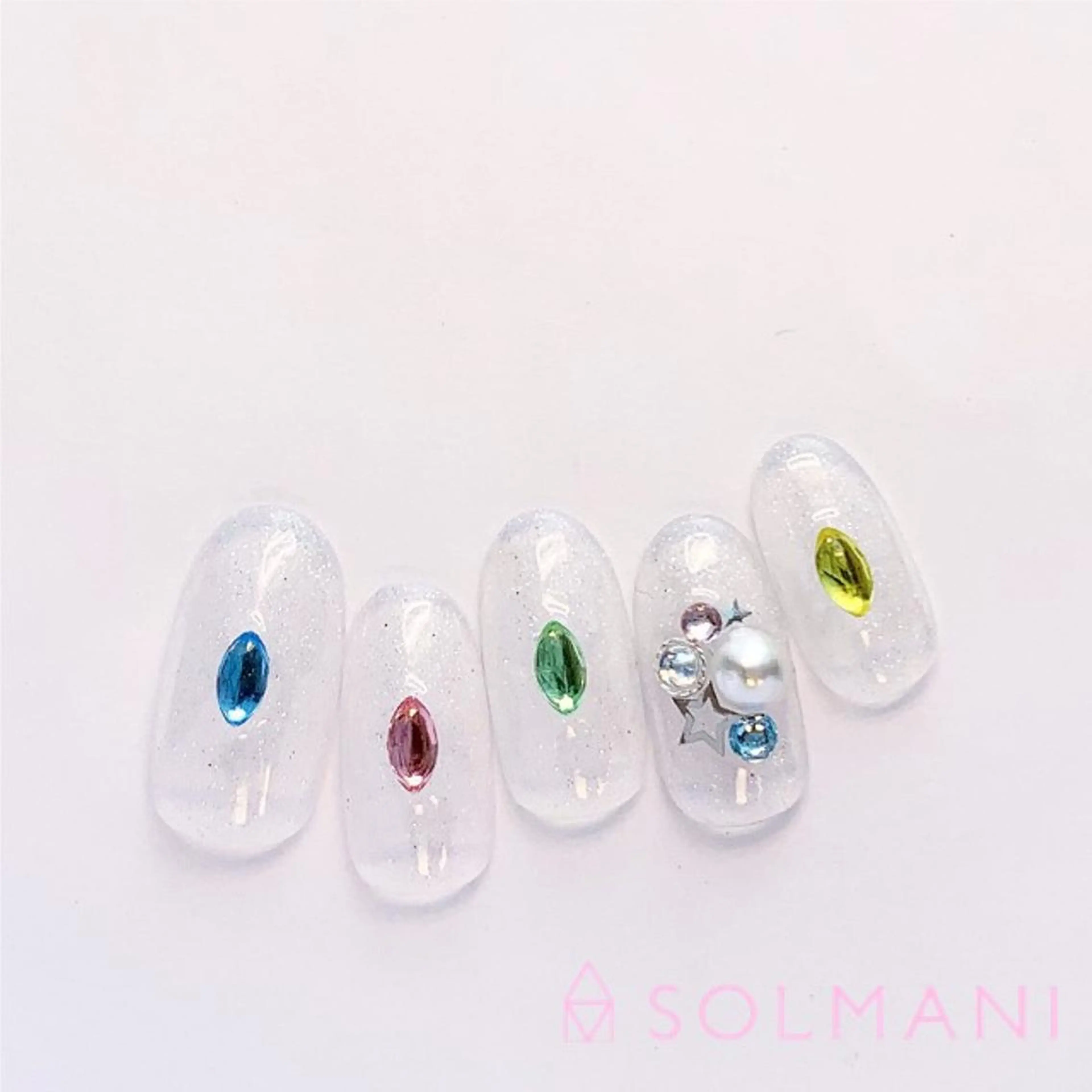 ネイル SOLMANI 予約担当のネイルデザイン