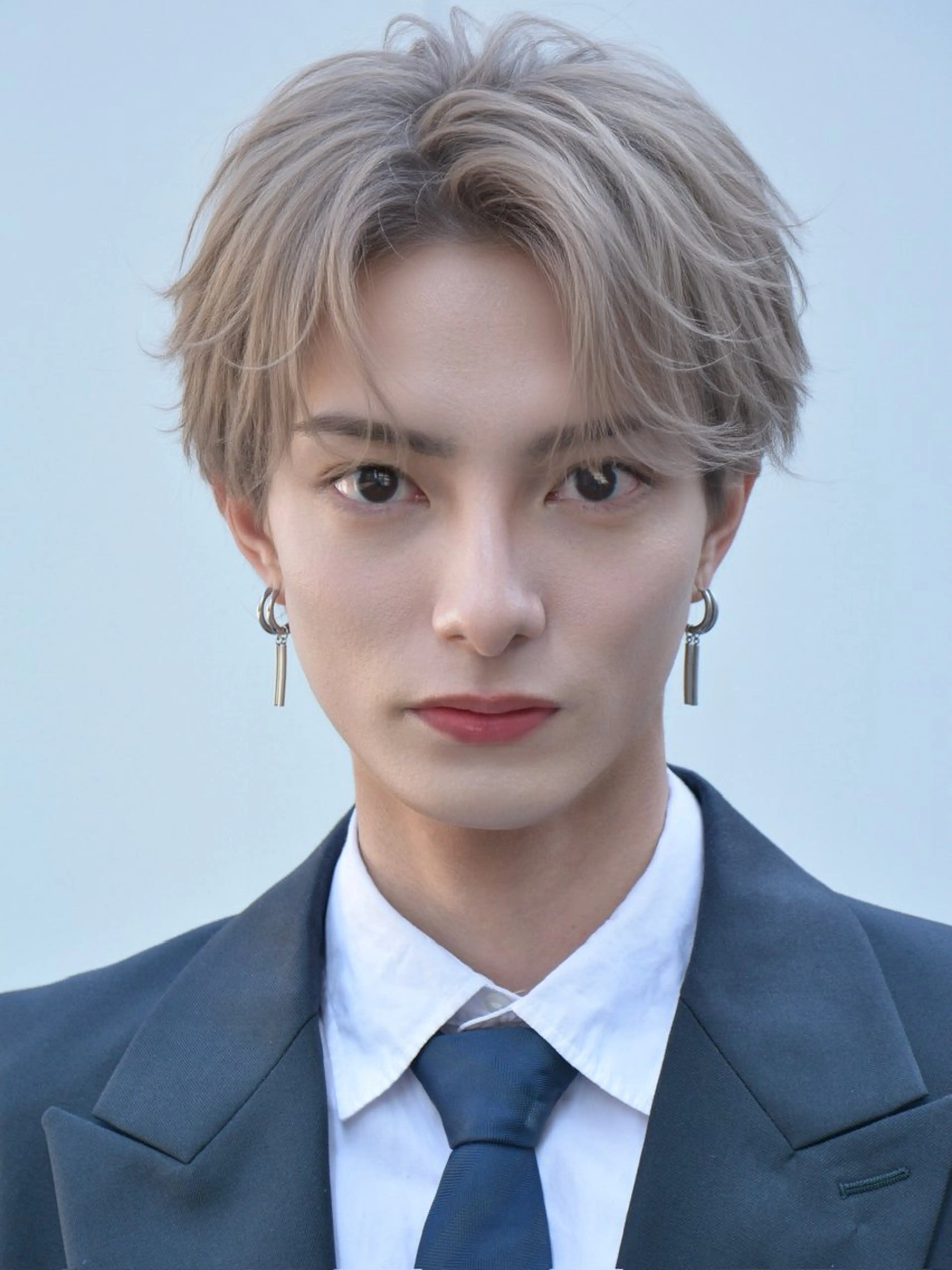 カット＋Wカラー（ブリーチを使うカラー）の写真