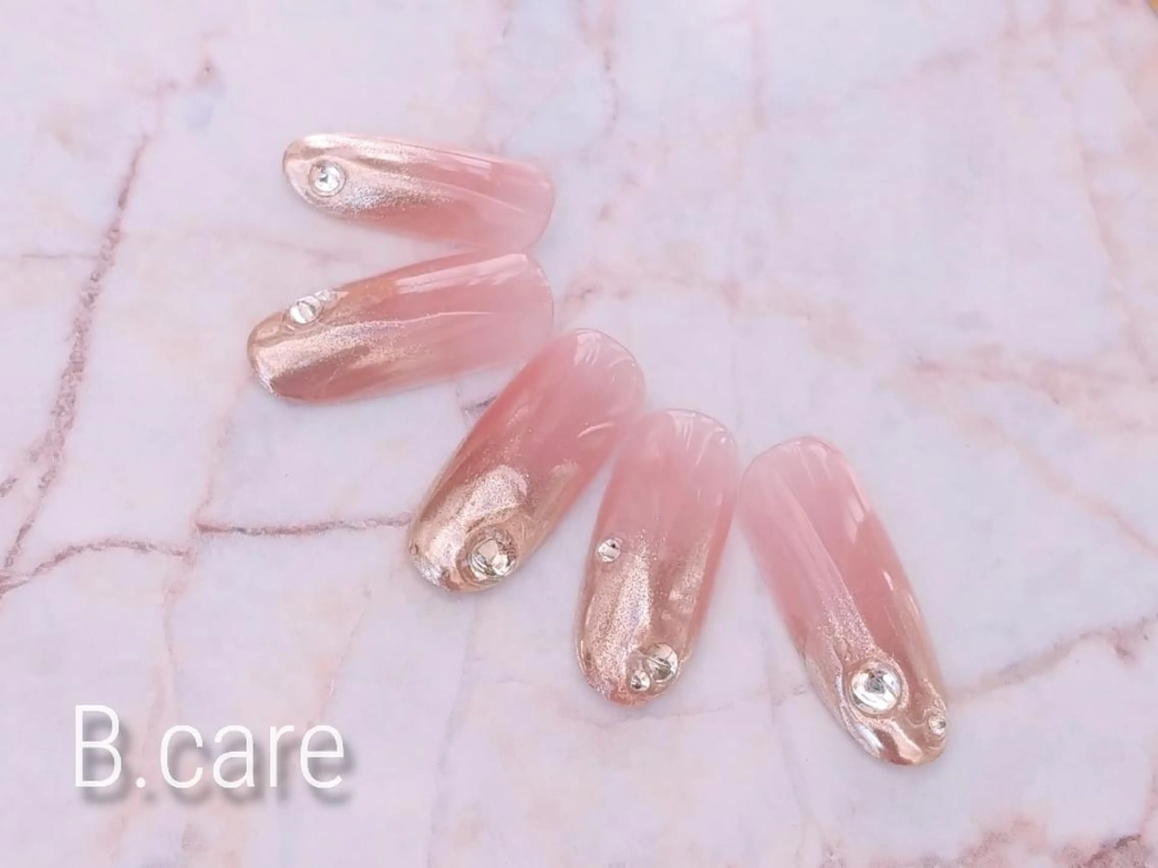 ネイル B.care自由ヶ丘所属・早坂  のネイルデザイン