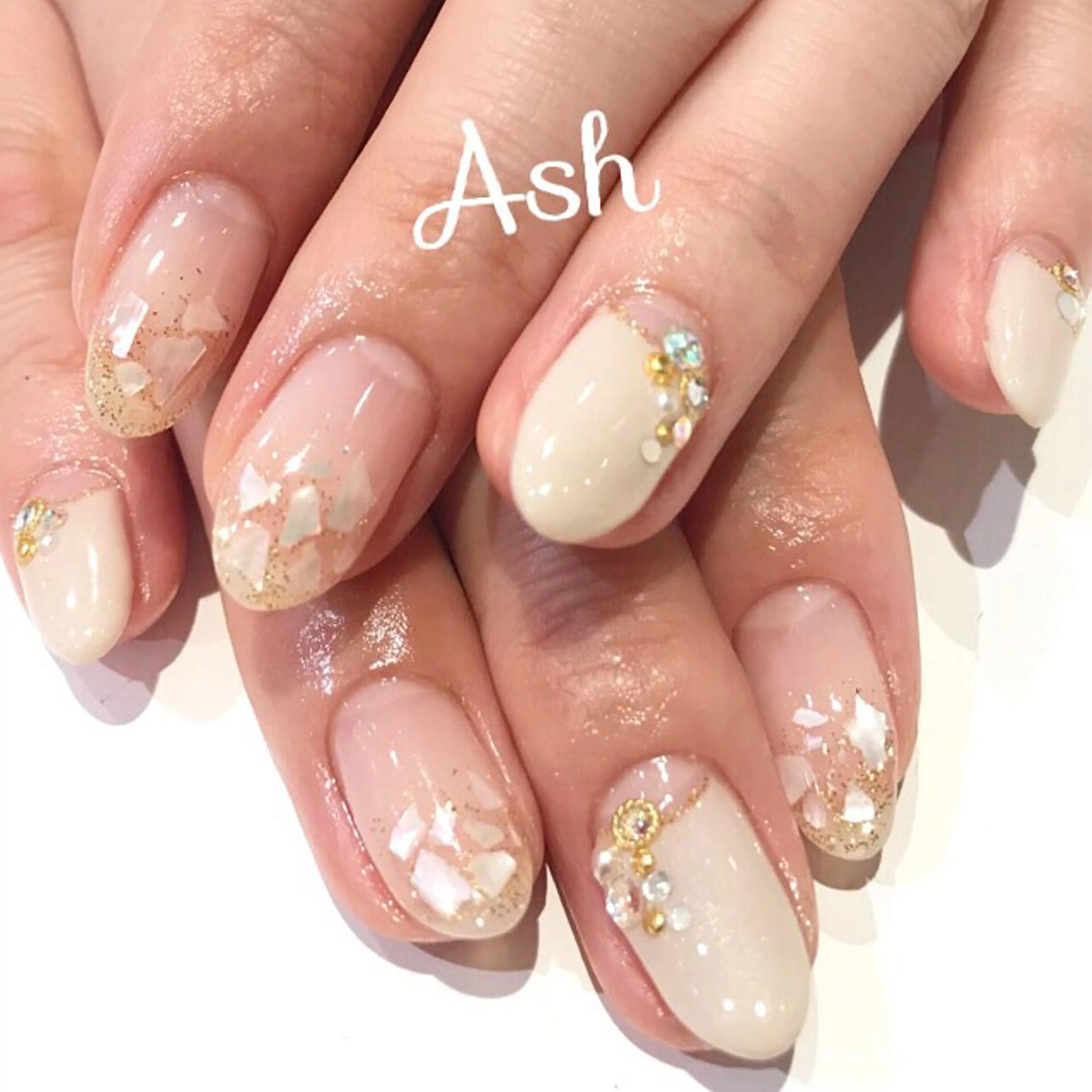 ネイル フレンチネイル 逆フレンチ ハンドネイル 🩵NORIKO 上品ネイルが得意🩵のネイルデザイン