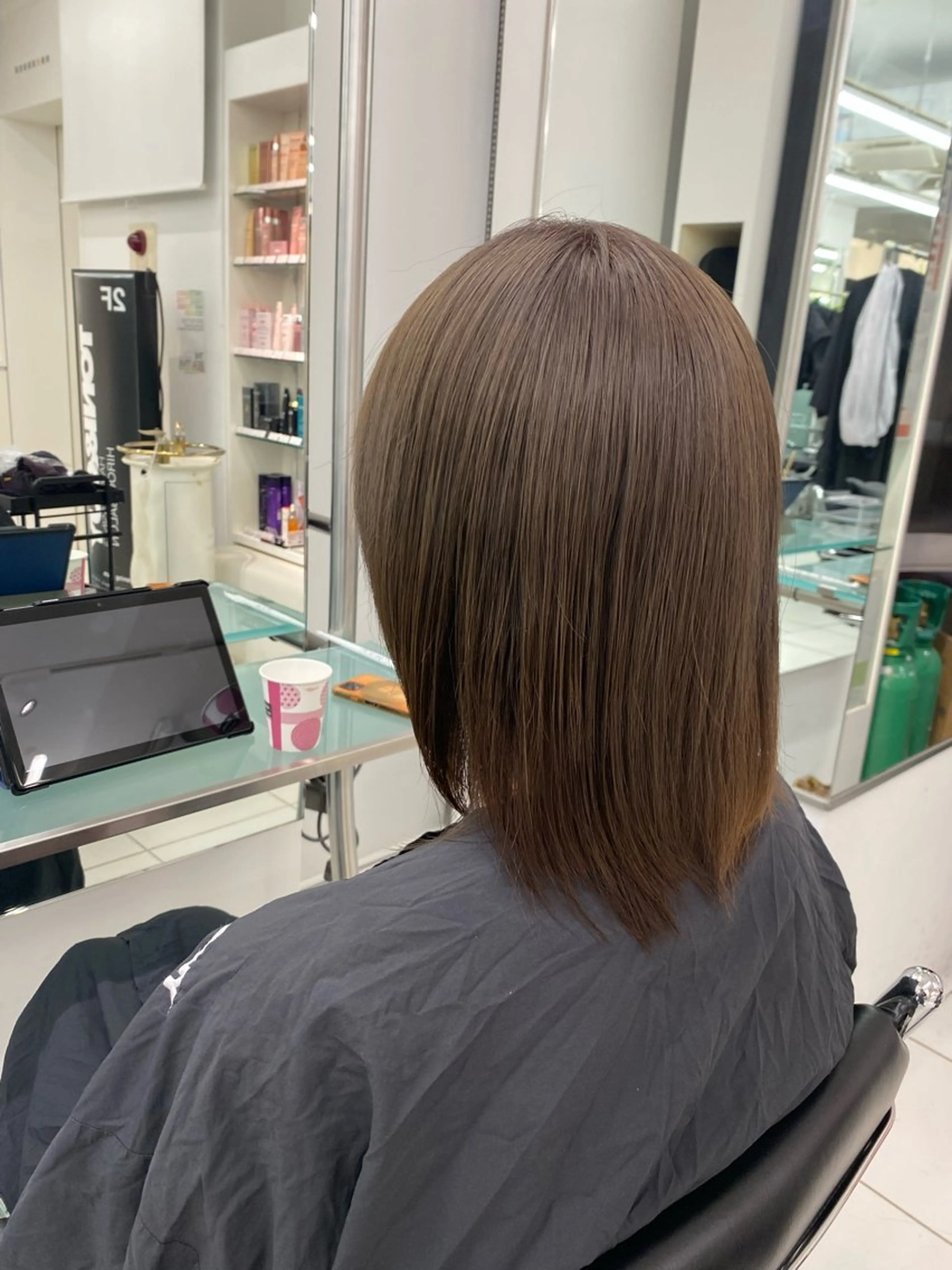 ミディアム カラー 高橋 沙央のヘアスタイル