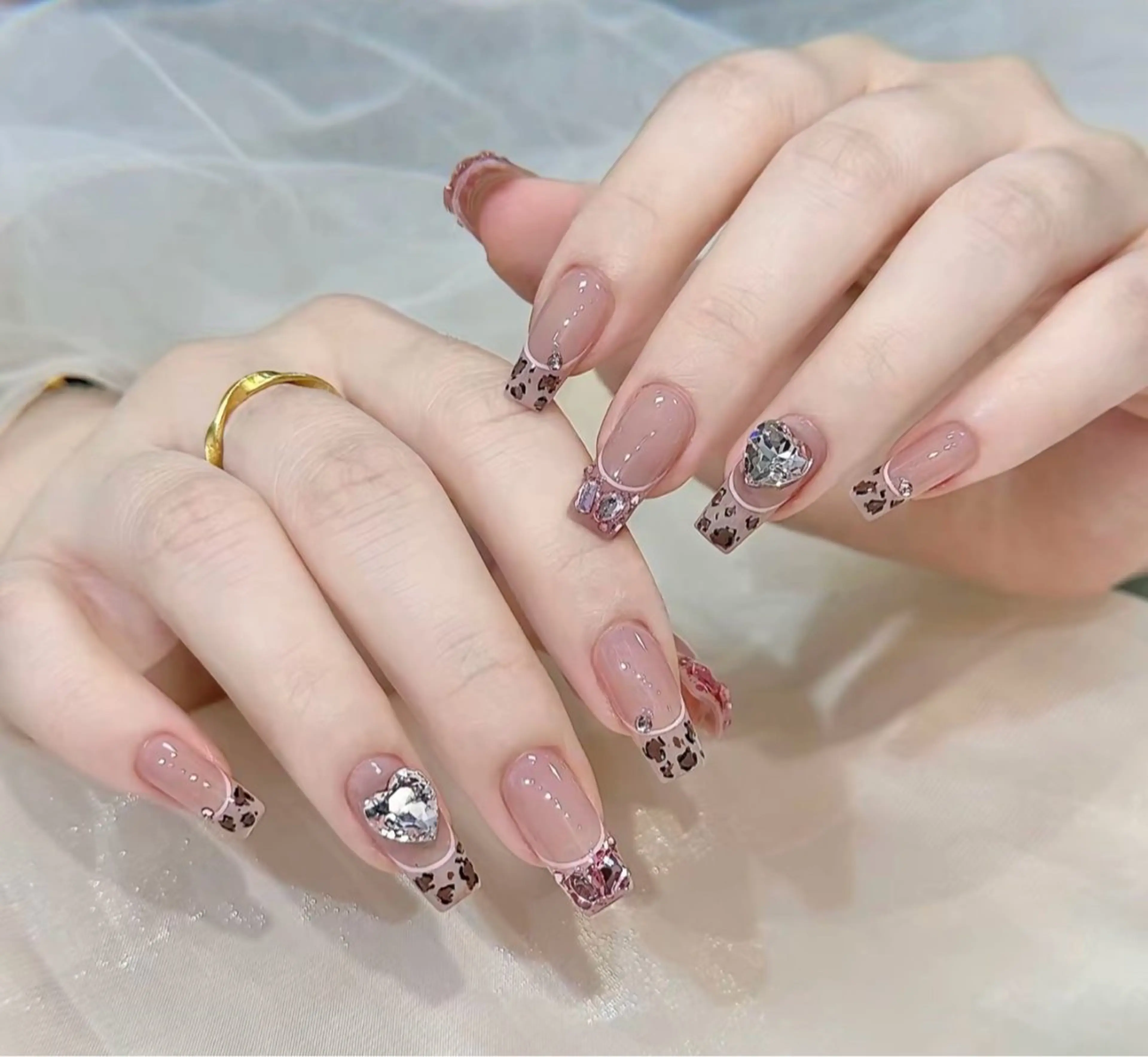 ネイル LEDアイラッシュ ∩_∩アオイのマツエク・マツパデザイン