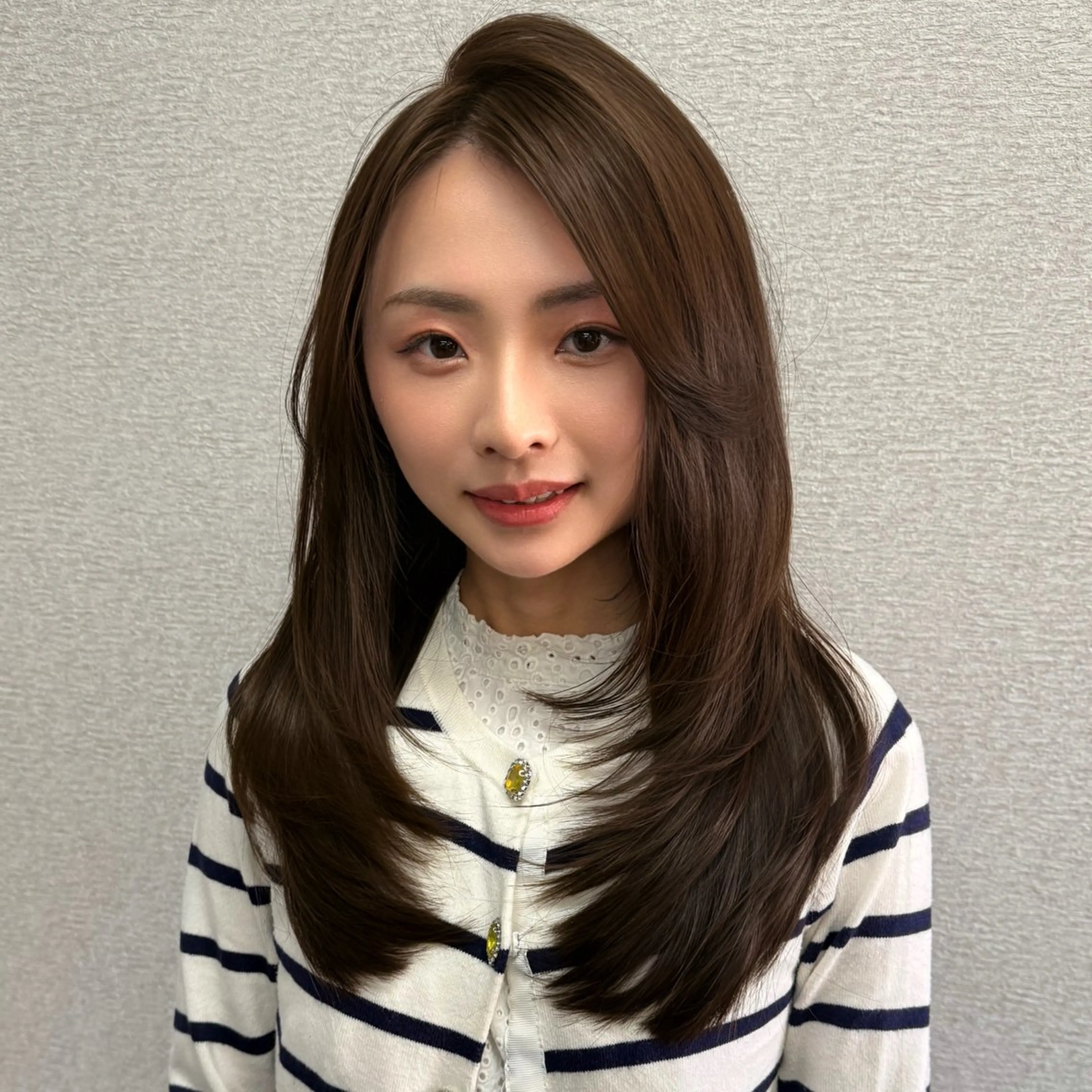 セミロング カラー ベージュカラー ブリーチ ダブルカラー ブリーチなしカラー ホワイトベージュ カット ヘアカラー トリートメント RIENS♡xrea 山本優舞のヘアスタイル