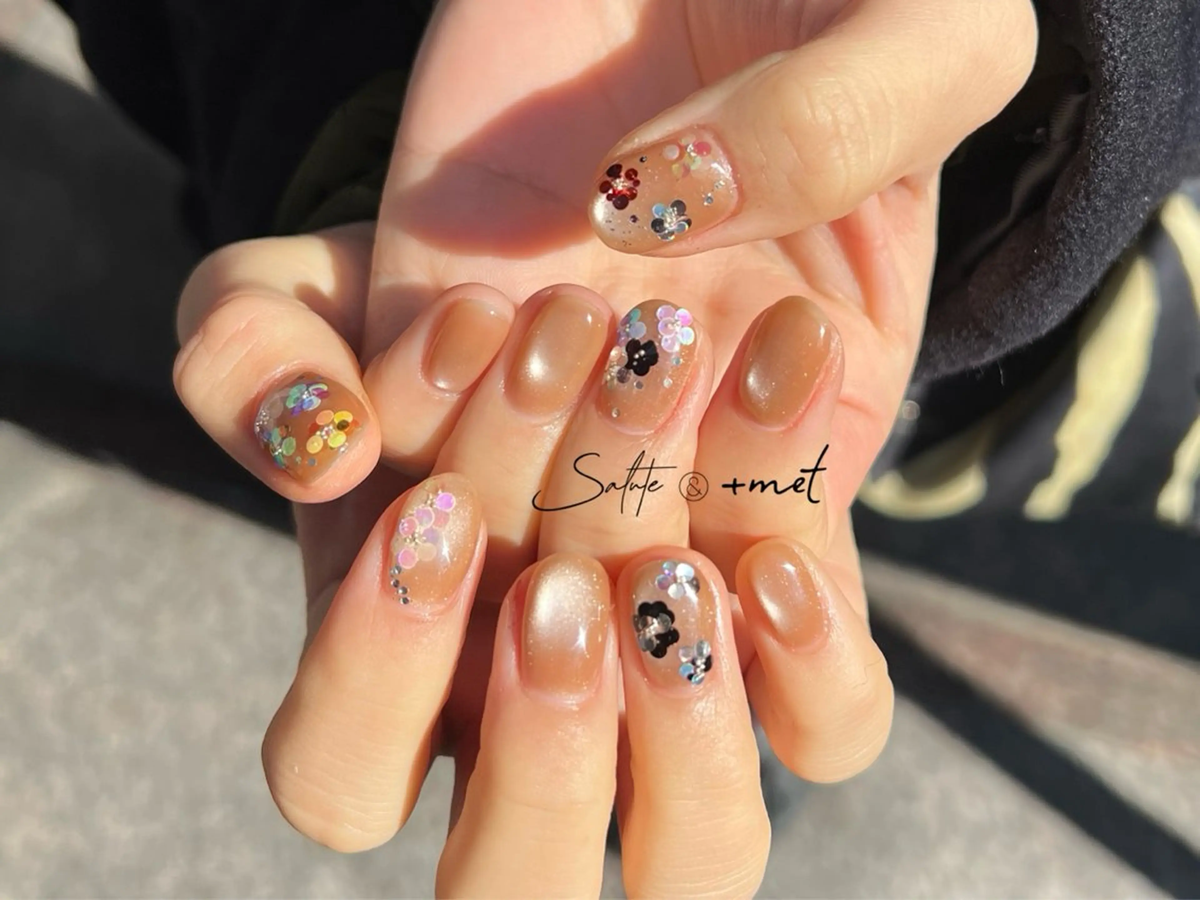 ネイル アートネイル フラワーネイル ラメ(グリッター) マグネットネイル 春ネイル ハンドネイル 小島 志音のネイルデザイン