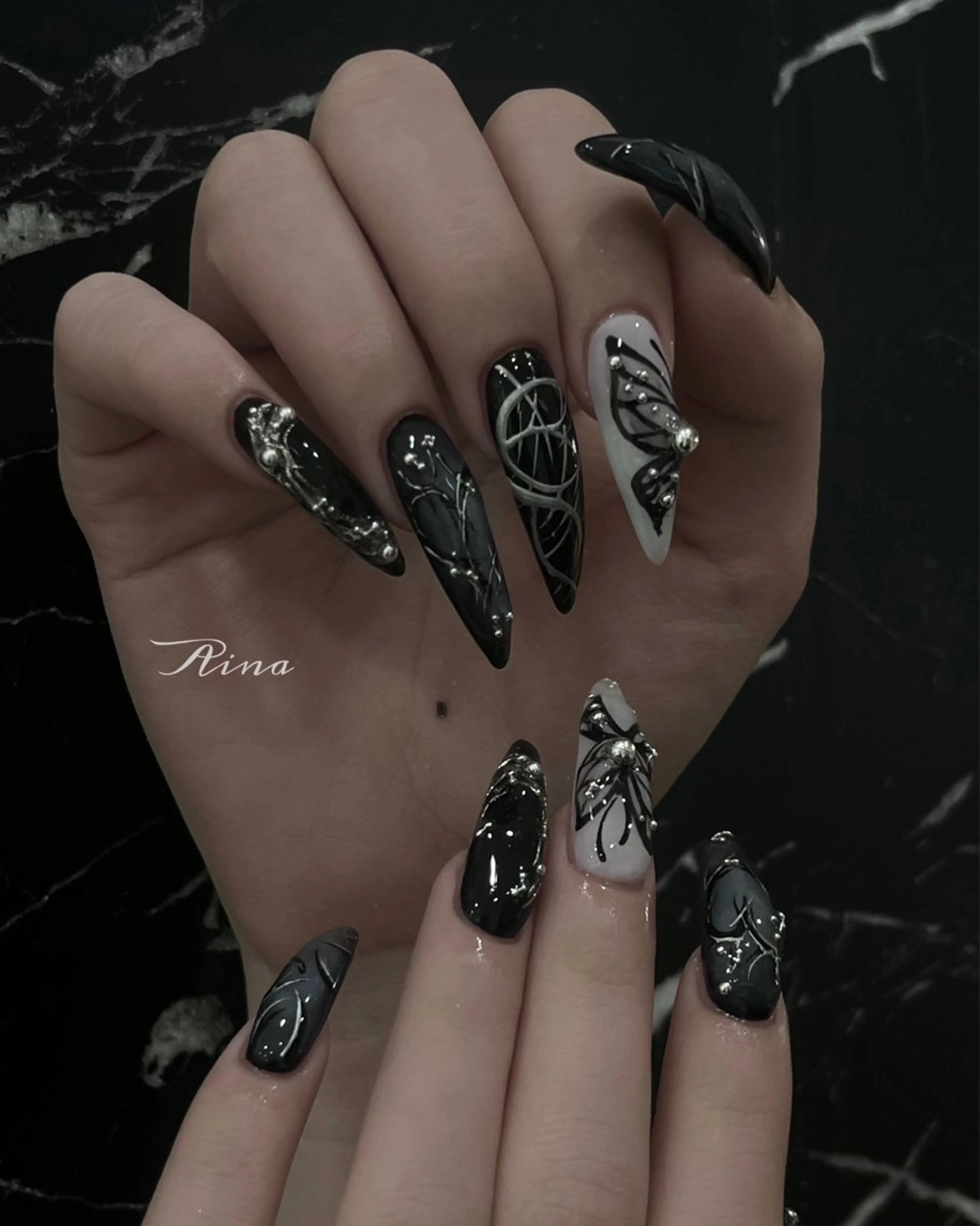 ネイル ハンドネイル moca  心斎橋店所属・moca心斎橋店 Aina🐈‍⬛🤍のネイルデザイン