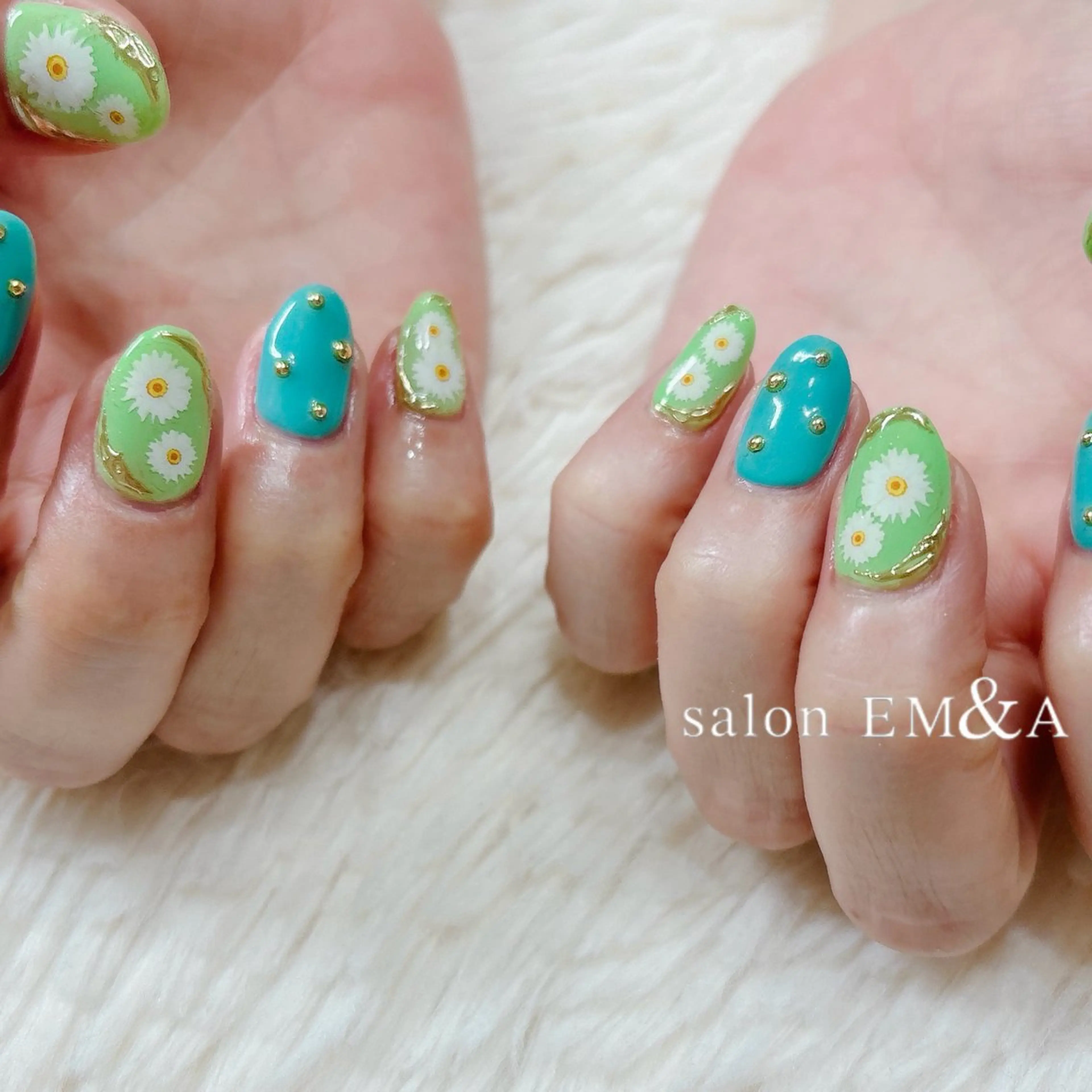 ネイル フラワーネイル salon EM&A emiのネイルデザイン