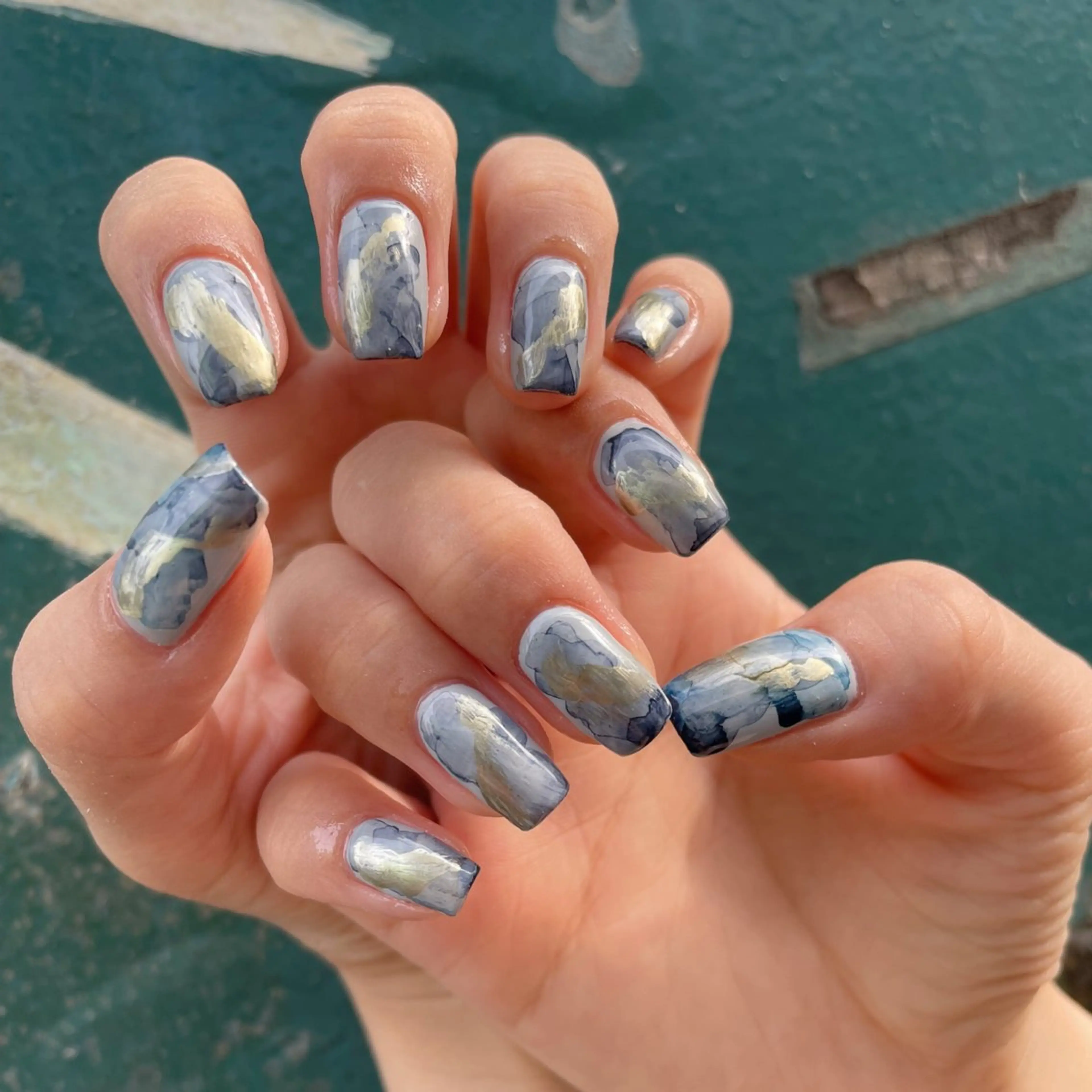 ネイル ブルー ニュアンスネイル GO TODAY SHAiRE SALON 原宿Kalon店所属・Hinako ☁のネイルデザイン