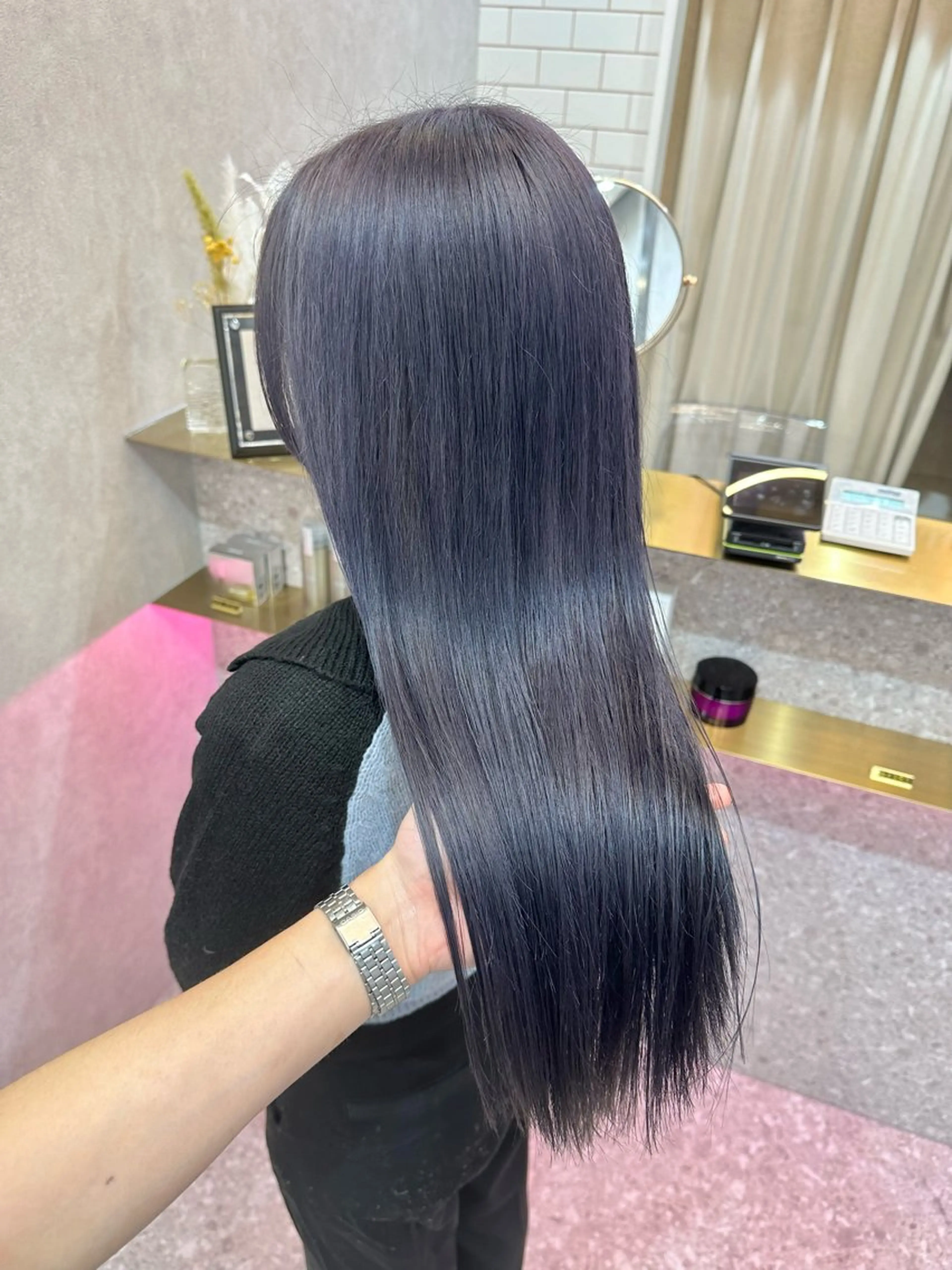 セミロング カラー ヘアアレンジ yuuto🌈 冬の透け感カラーのヘアスタイル