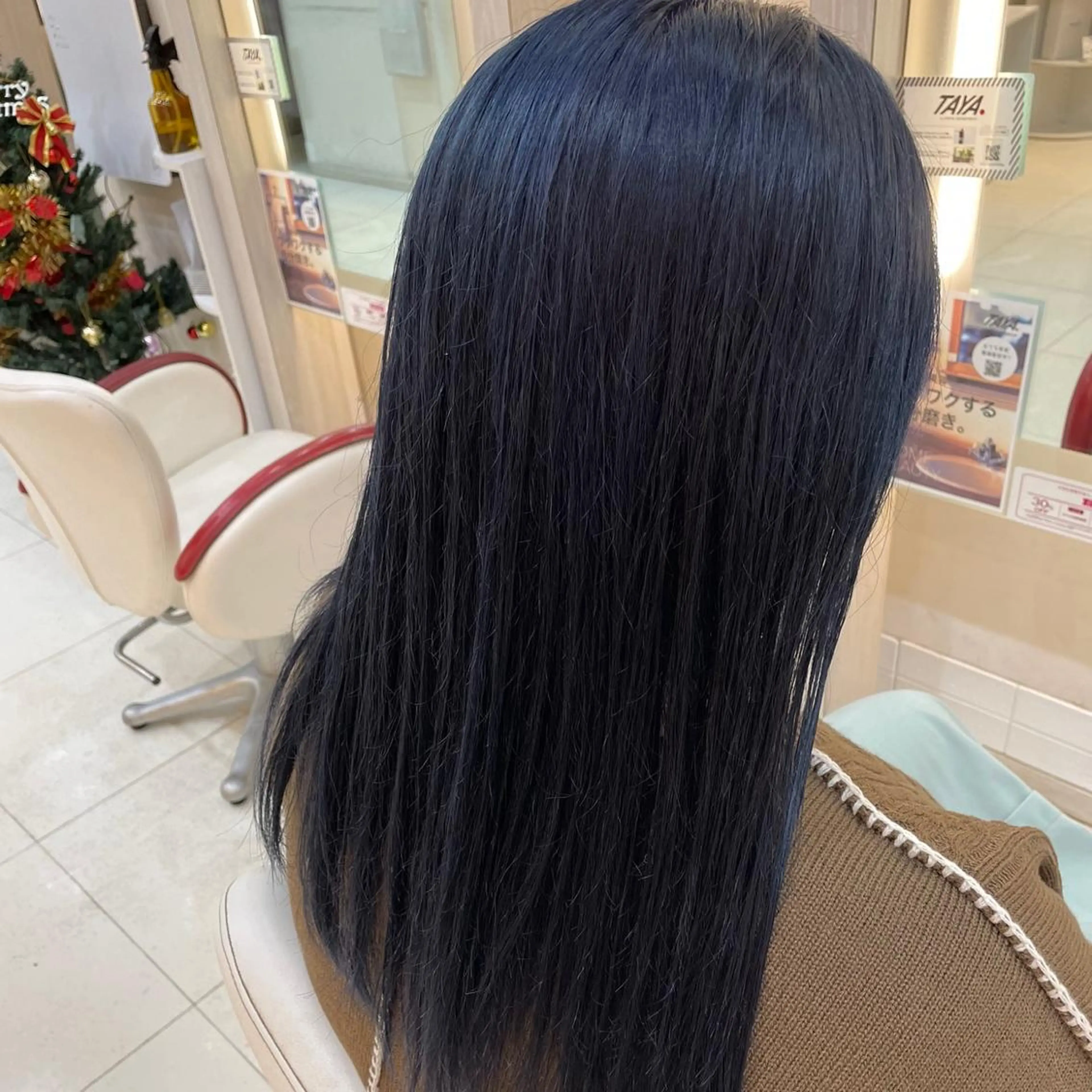 セミロング カラー 猪瀬 紗耶佳のヘアスタイル