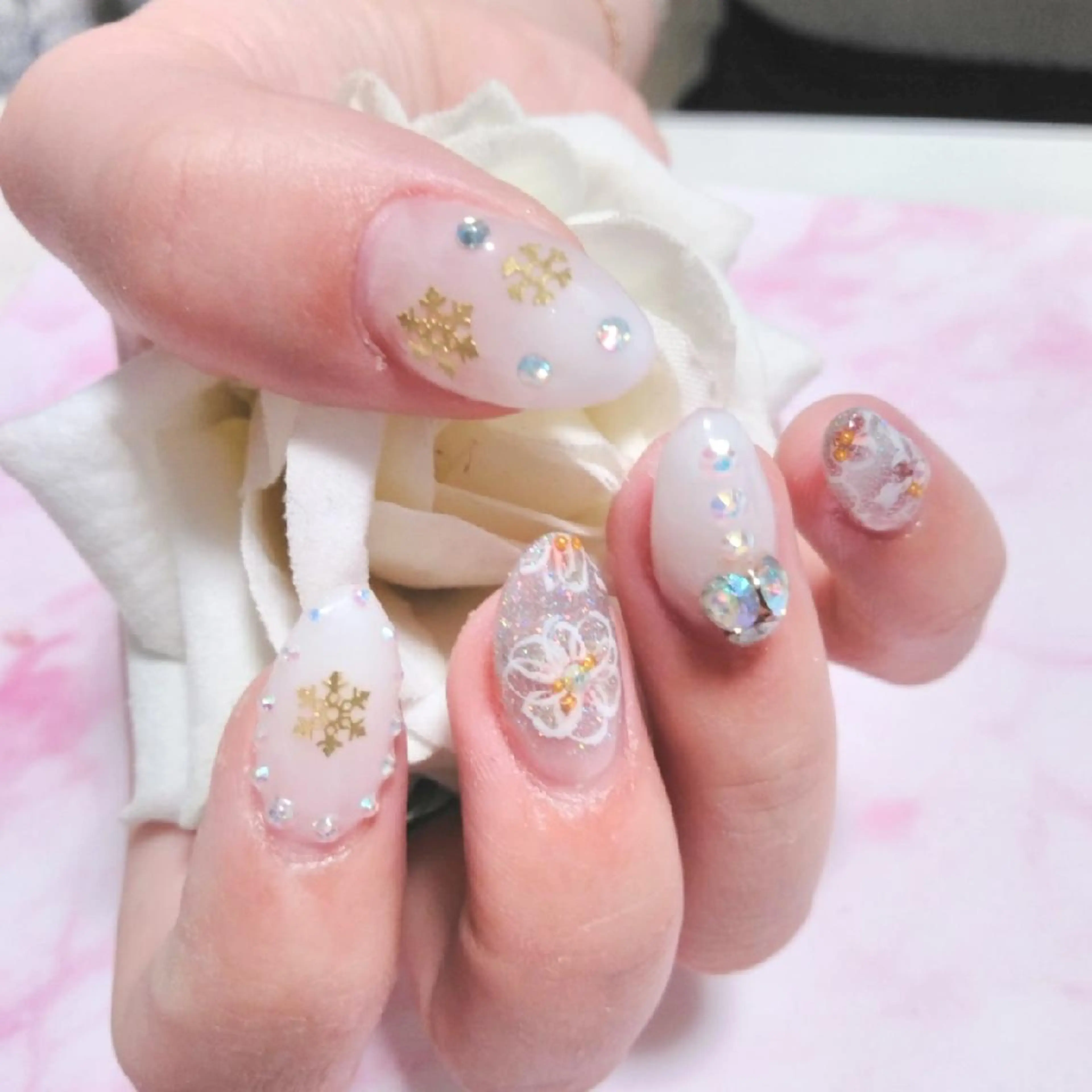 ネイル エステとネイル ローズコンフォートのネイルデザイン