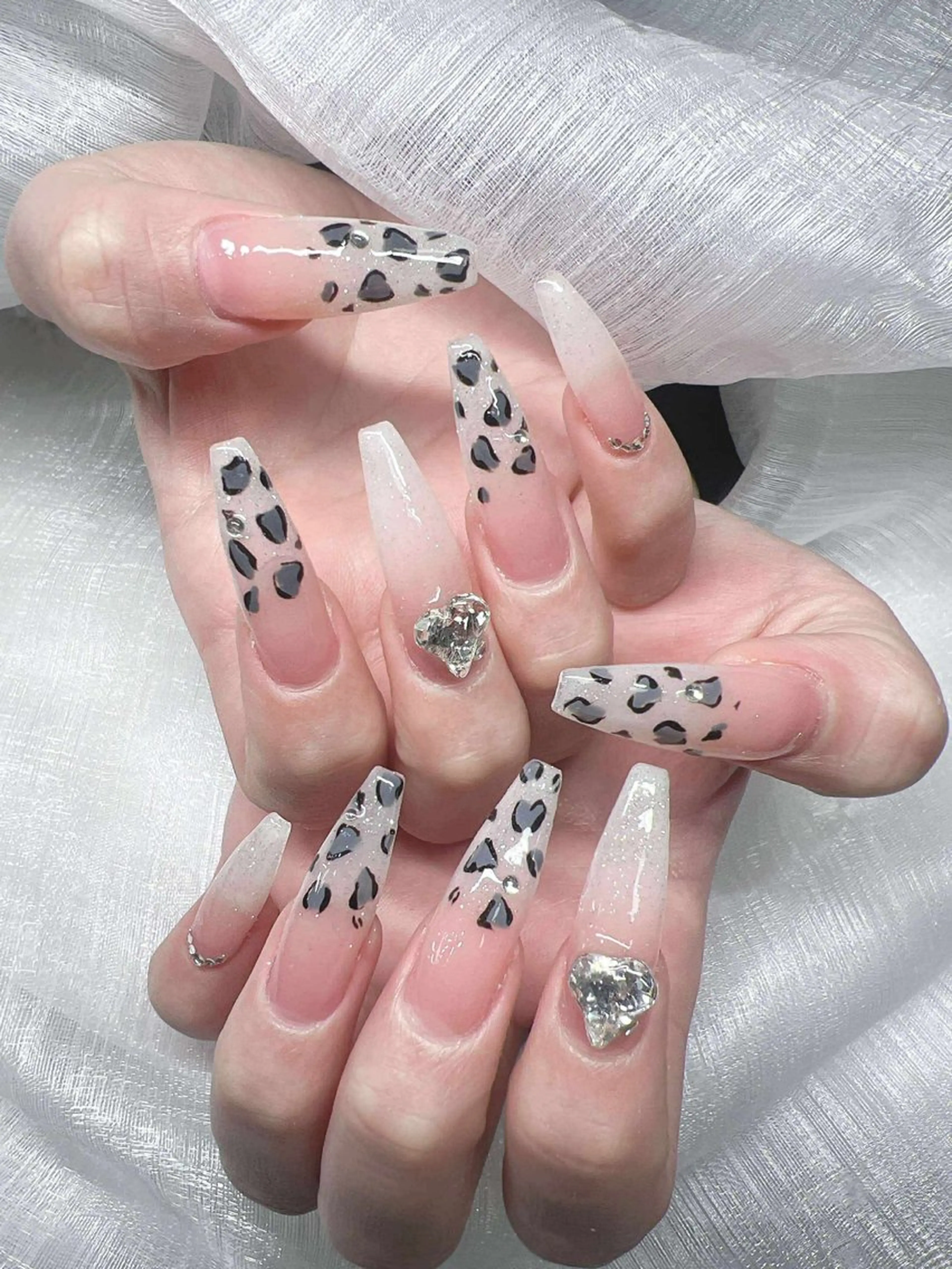 ネイル ハンドネイル Lee Nailsのネイルデザイン