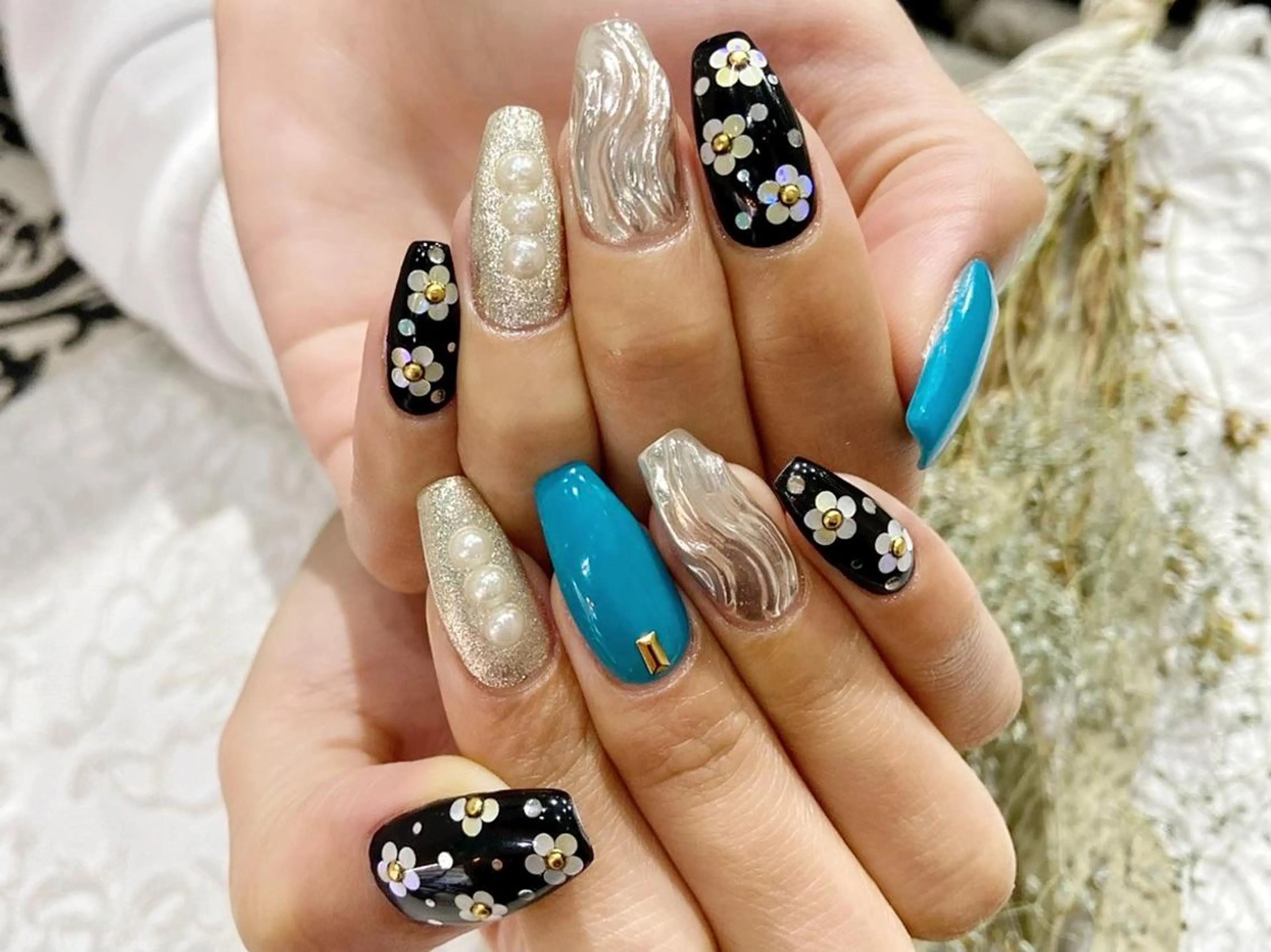 ネイル nailsalon Mirrorのネイルデザイン